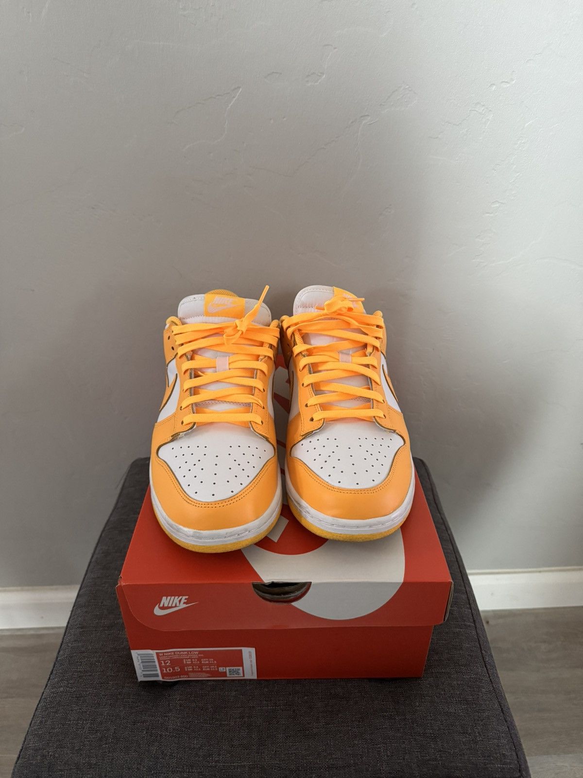 Nike Women’s Laser orange dunk Size US 10.5 / EU 43-44 - 3 Thumbnail