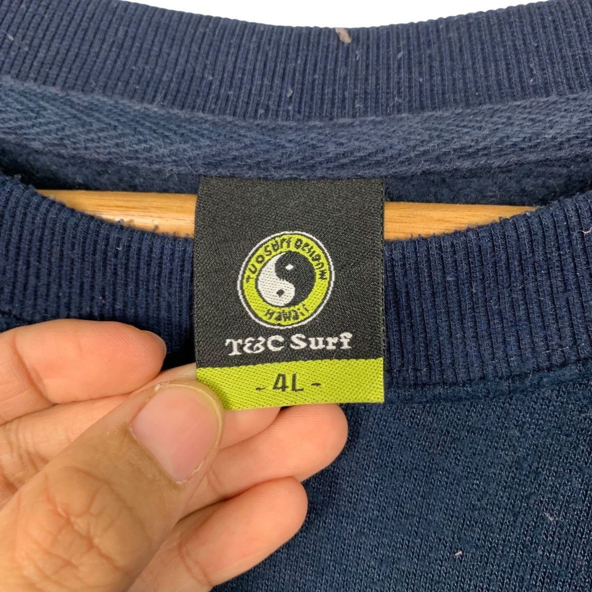 Japanese Brand T&C SURF Designs Hawaii Logo Surfing Sweatshirt #2047-C89 Size US XL / EU 56 / 4 - 11 Thumbnail