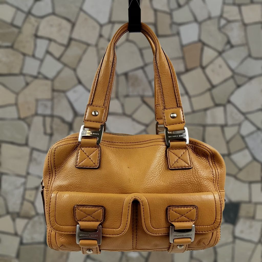Michael Kors Michael Kors Leather Barrel Satchel Handbag Purse Tan Womens Medium Brown Leather Zip Closure Satchel Purse Size ONE SIZE - 1 Thumbnail