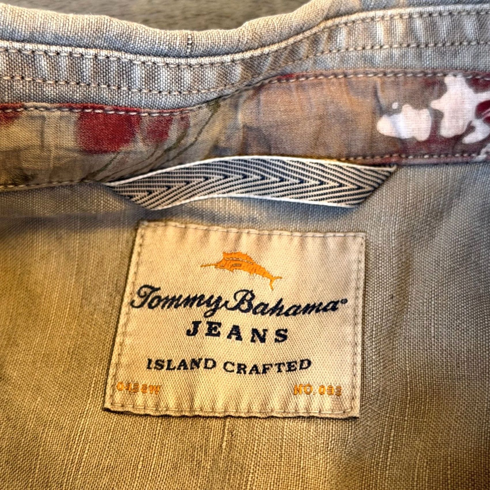 Tommy Bahama VINTAGE? (No) non-applicable. Size US XL / EU 56 / 4 - 2 Thumbnail