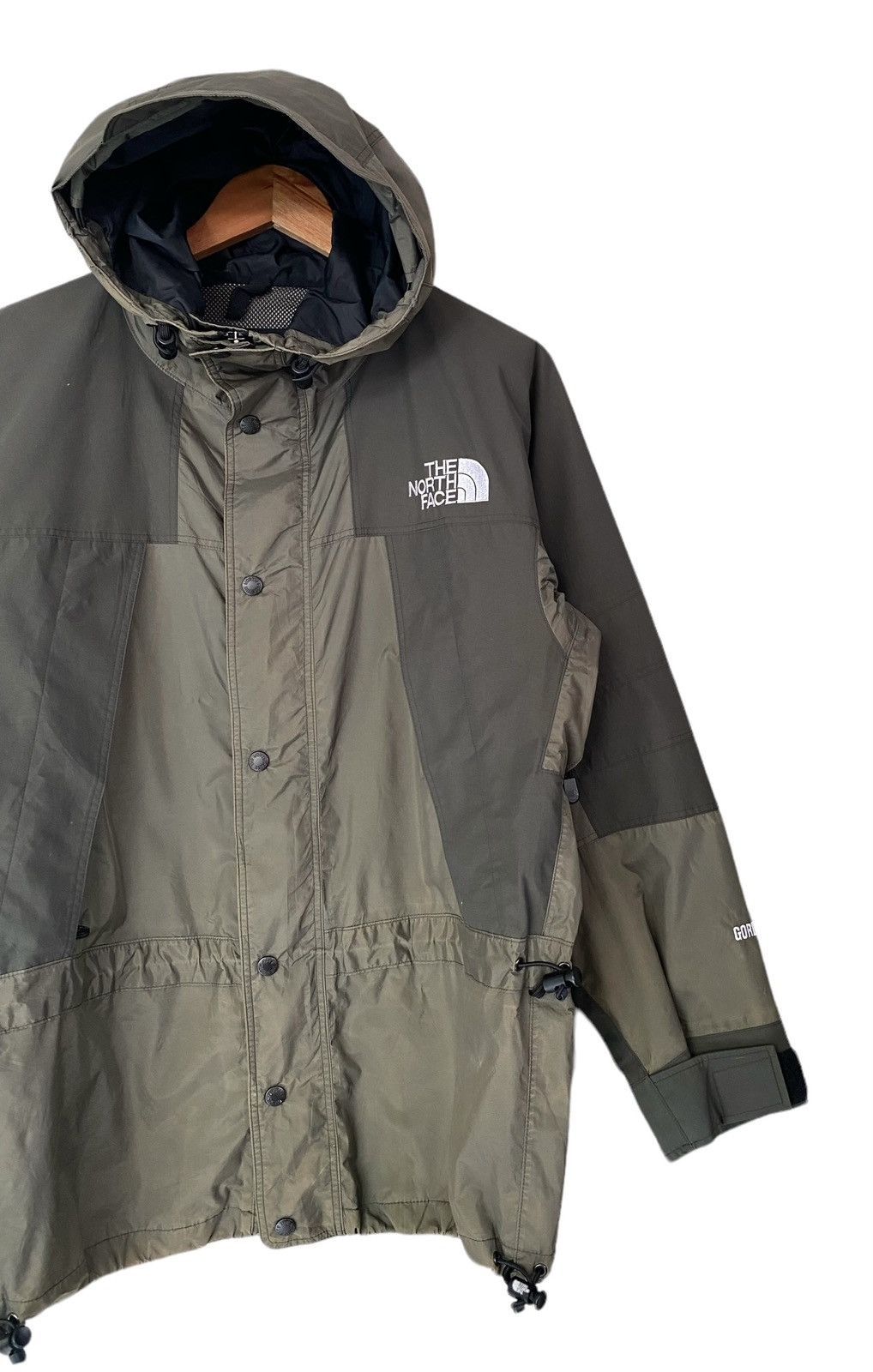 The North Face THE NORTH FACE Gore-Tex Hoodie Jacket (M) Size US M / EU 48-50 / 2 - 4 Thumbnail