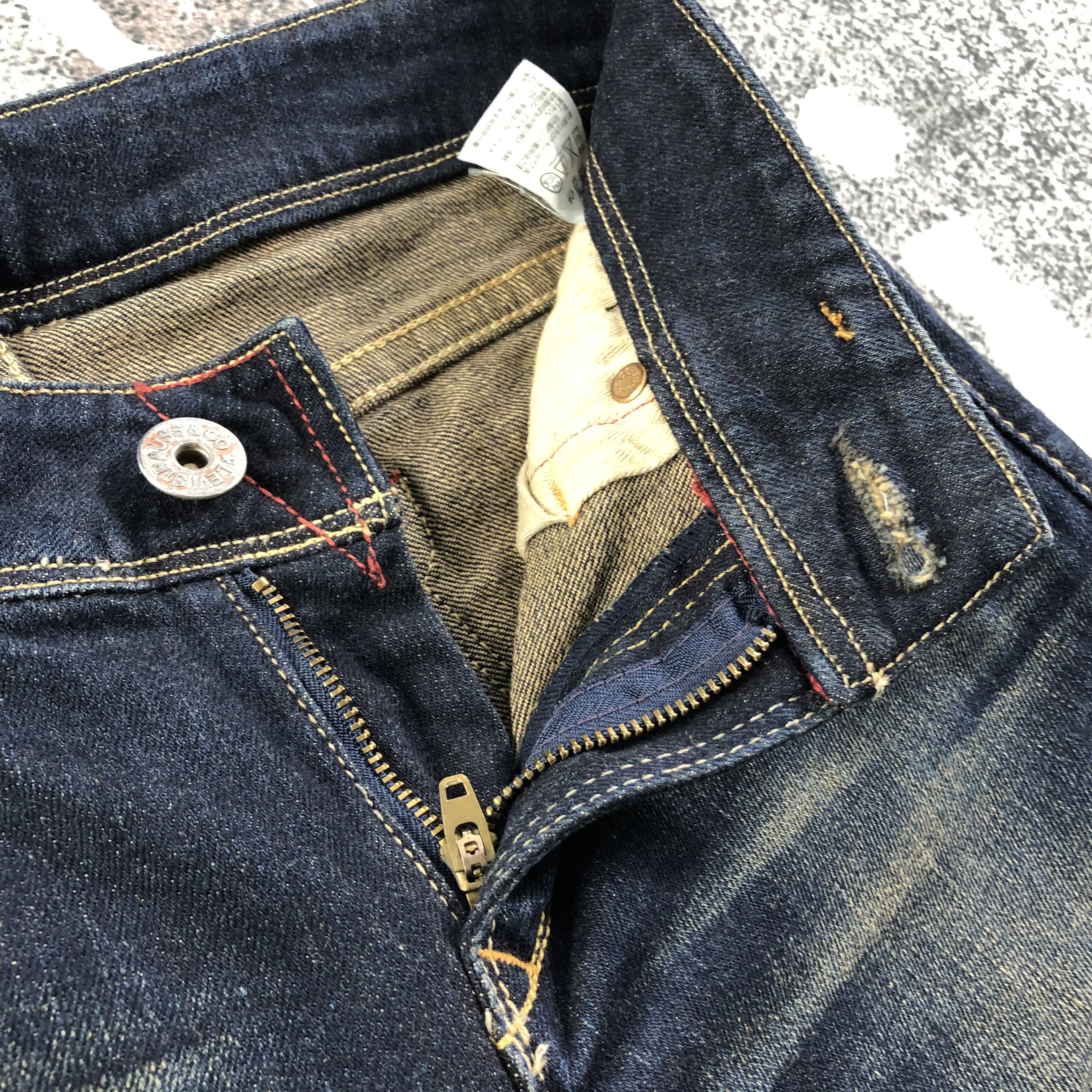 Levi's Vintage Levis 552 Jeans Dark Wash Denim KJ1854 Size 28" / US 6 / IT 42 - 7 Thumbnail