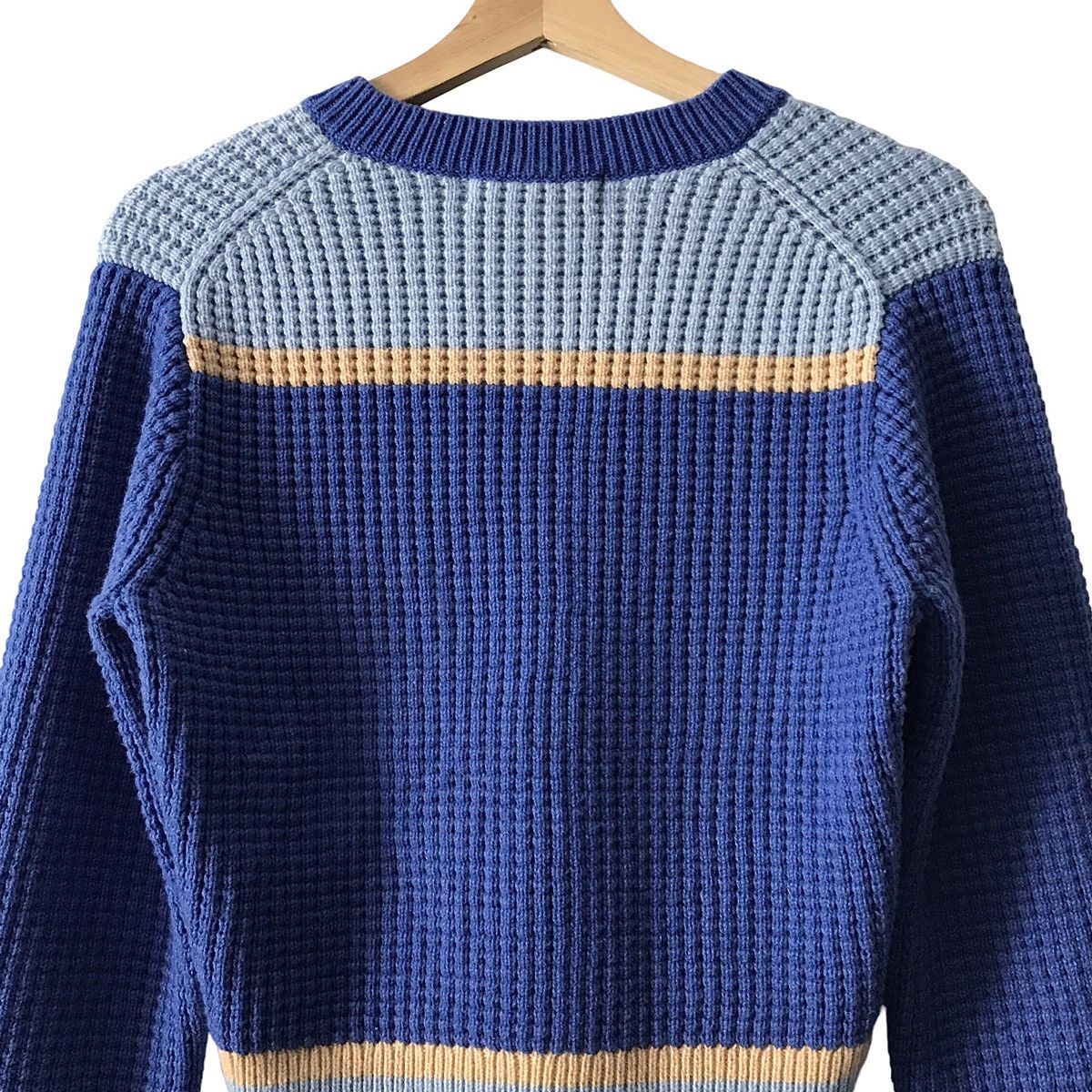 Marni × Uniqlo Marni X Uniqlo Japan WMN V-Neck Knitted Jumper Sweater Size L / US 10 / IT 46 - 4 Thumbnail