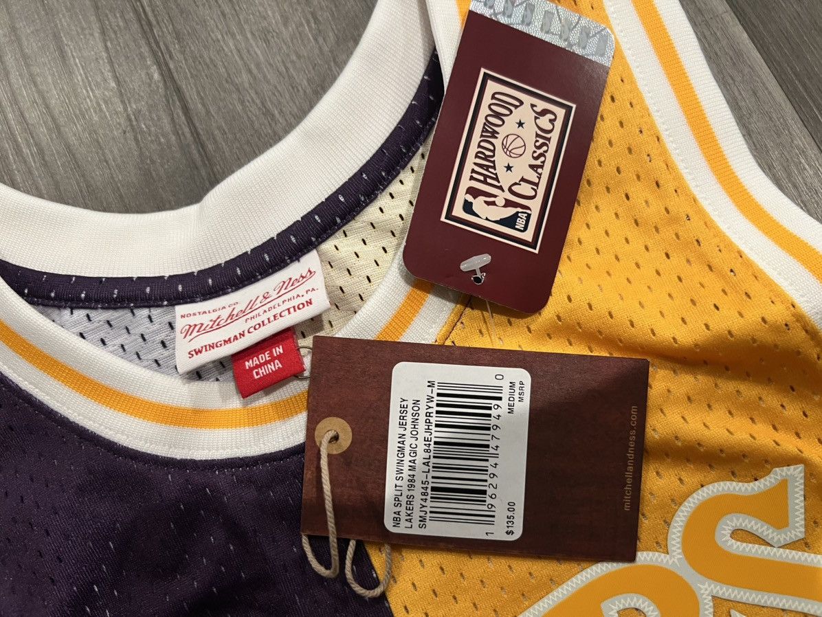 Mitchell & Ness Size M Mitchell & Ness Magic Johnson Gold Los Angeles Lakers Size US M / EU 48-50 / 2 - 6 Thumbnail