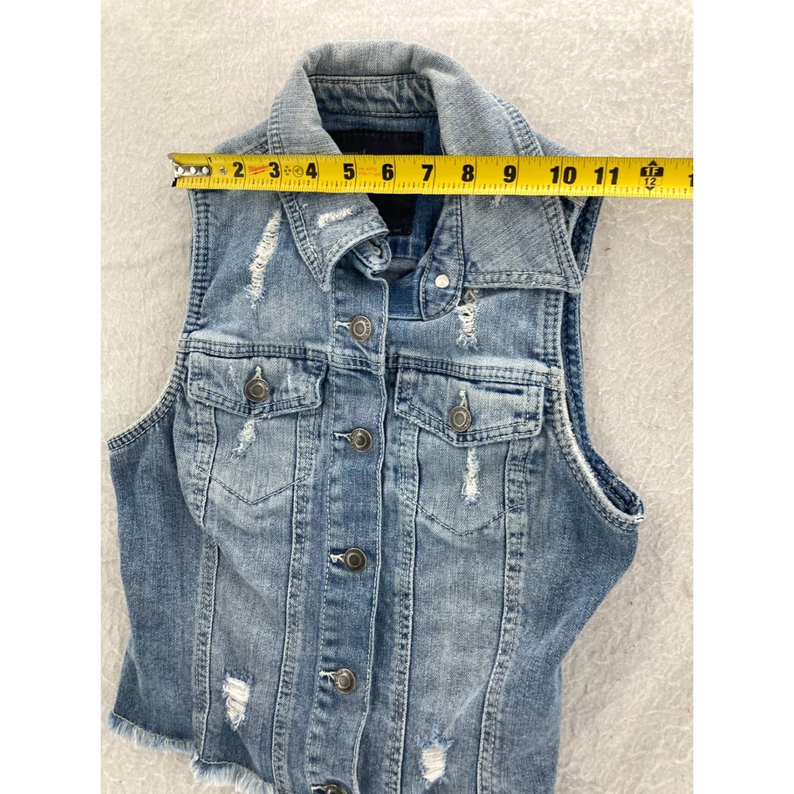 Silver Jeans Co. Silver Jeans Denim Vest Womens Small Blue Distressed Button Up Pockets Raw Hem Size 28" / US 6 / IT 42 - 2 Thumbnail