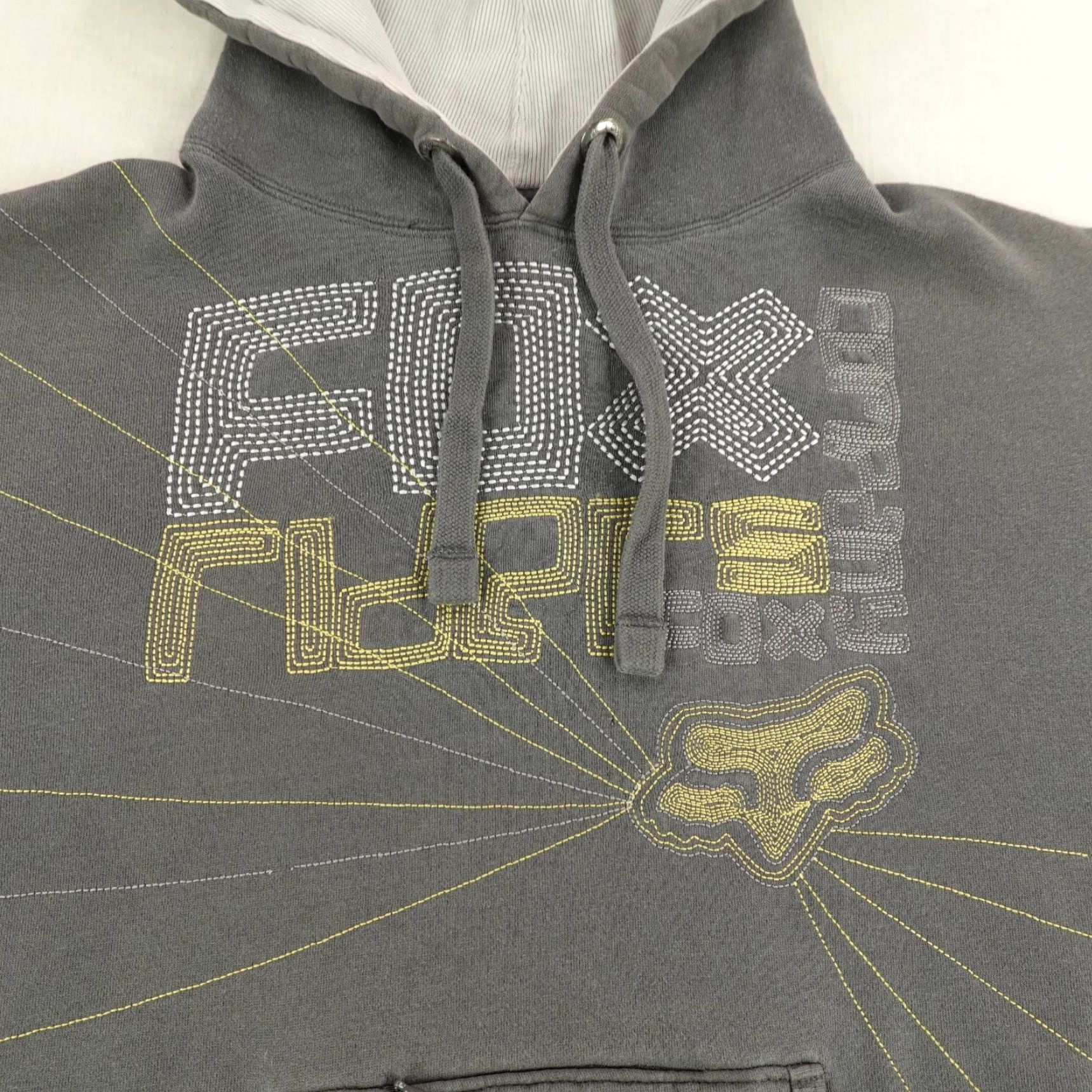 Vintage VINTAGE Fox Hoodie Women XL Gray White Racing Pullover Sweatshirt Motocross Dirtbike Y2K Size XL / US 12-14 / IT 48-50 - 2 Thumbnail