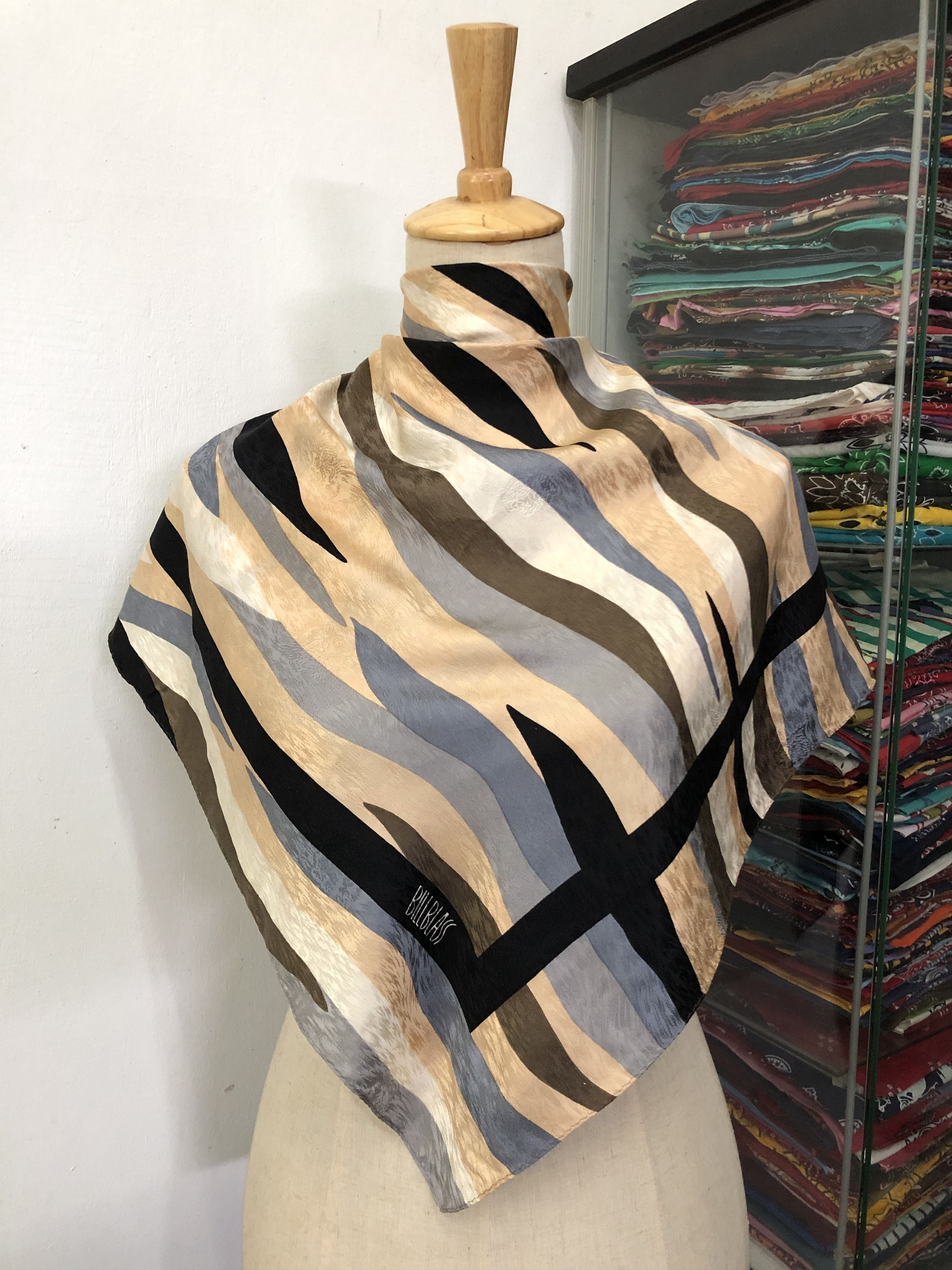 Bill Blass × Vintage Vintage Bill Blass Silk Scarf Size ONE SIZE - 1 Thumbnail