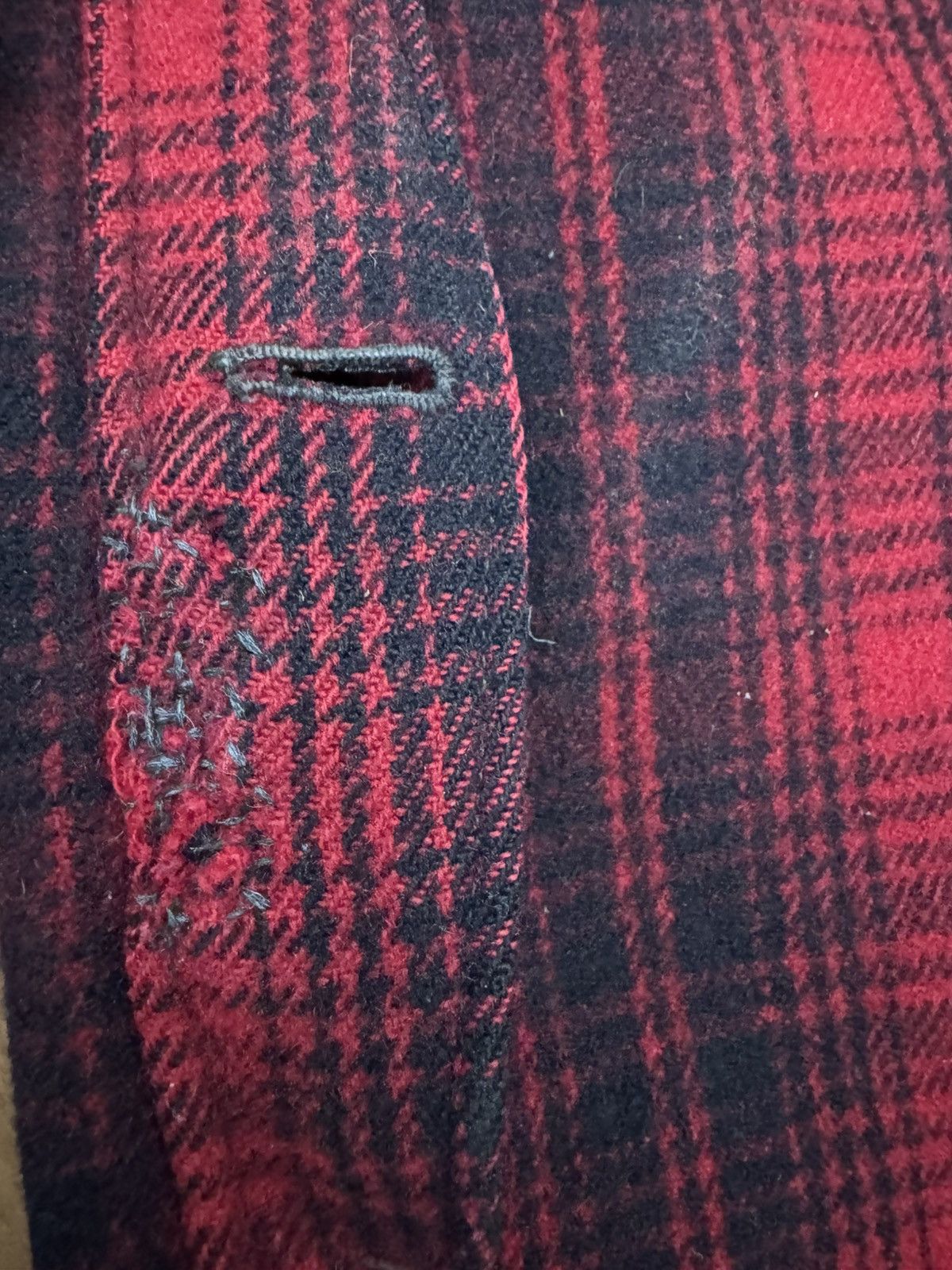 Woolrich Woolen Mills Vintage Woolrich Red Plaid Wool Coat - Fits Large Size US L / EU 52-54 / 3 - 9 Thumbnail