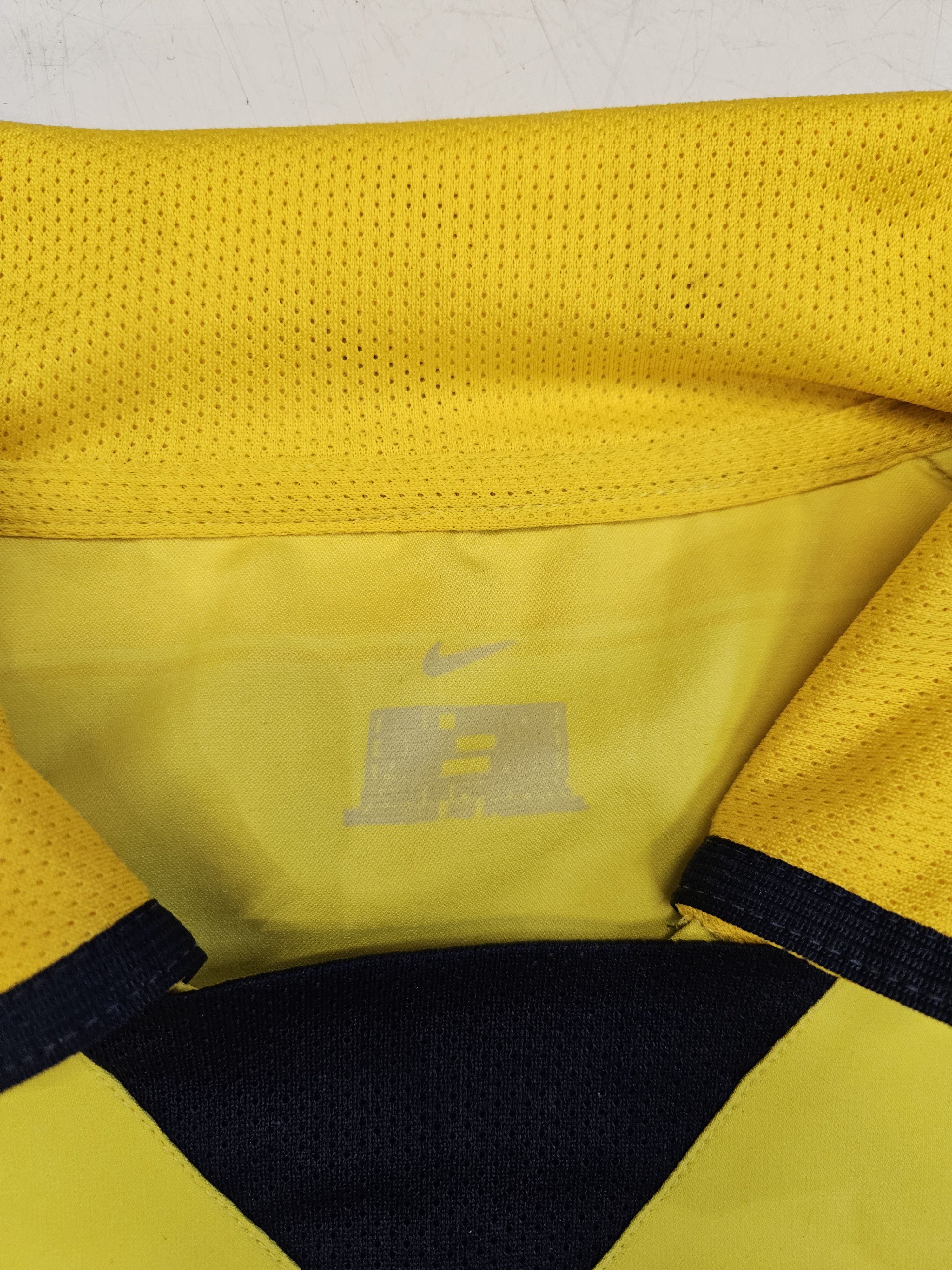 Nike Nike inter 2003 2004 away kit jersey pirelli Size US S / EU 44-46 / 1 - 17 Thumbnail