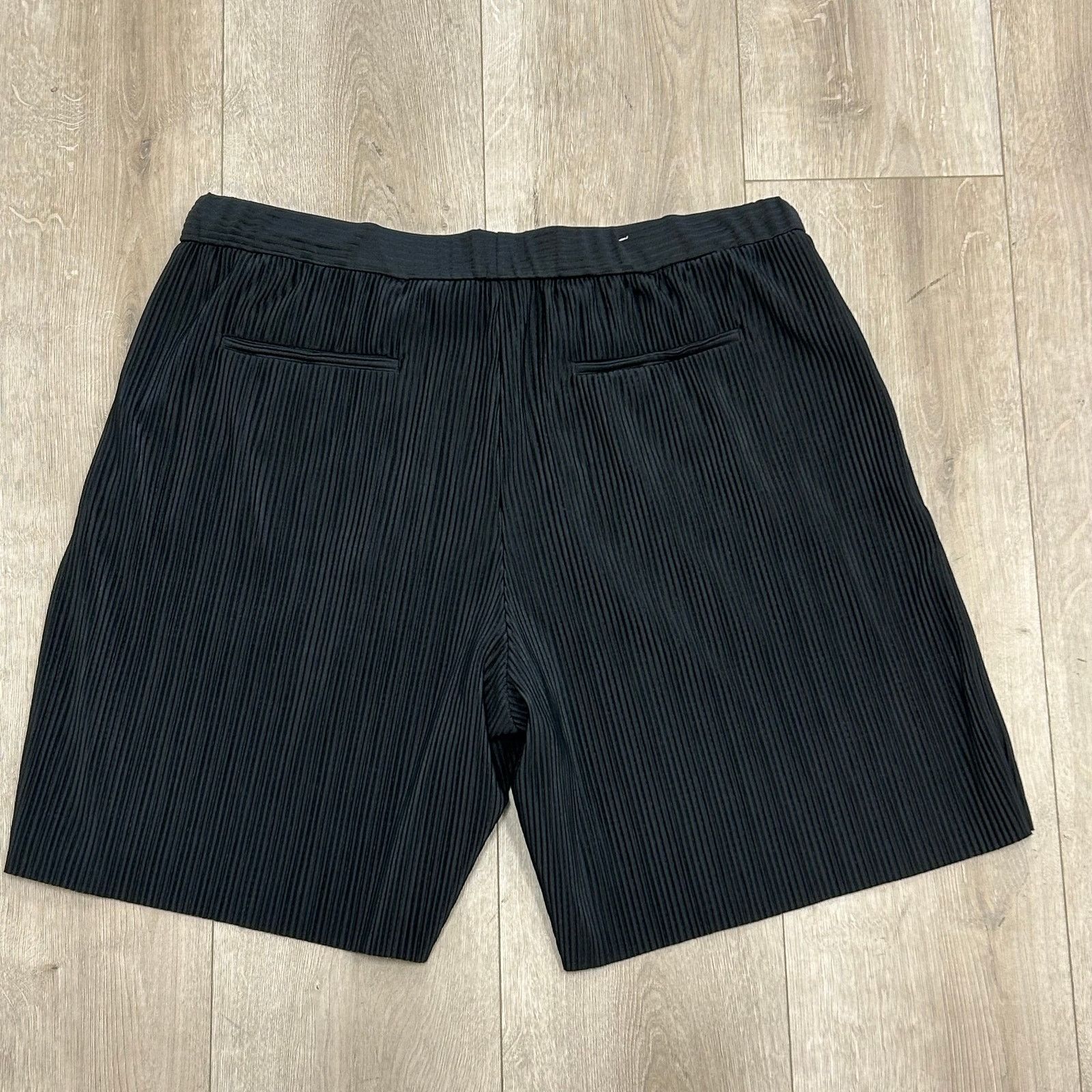 Zara Zara Pleated Black Shorts Lounge Wear size XL B14 Size US 36 / EU 52 - 5 Thumbnail