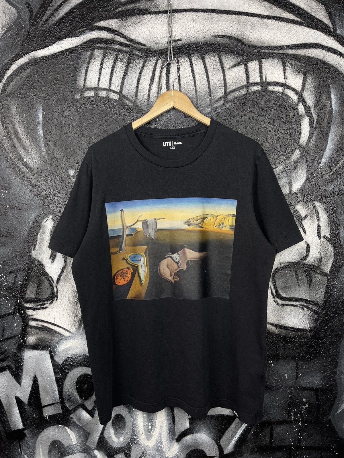 Uniqlo Uniqlo x MoMA Salvador Dali Graphic Logo T-Shirt Men’s Size L Size US L / EU 52-54 / 3 - 2 Thumbnail
