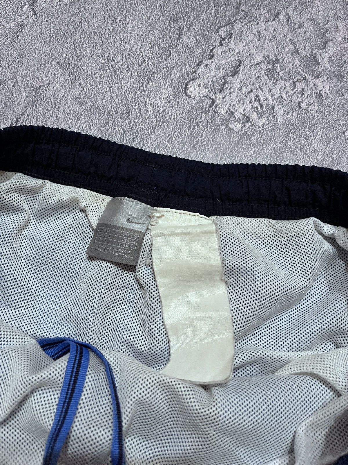 Nike × Vintage Vintage Nike Black Shorts Y2K Cargo Swoosh Drill Size US 33 - 6 Thumbnail