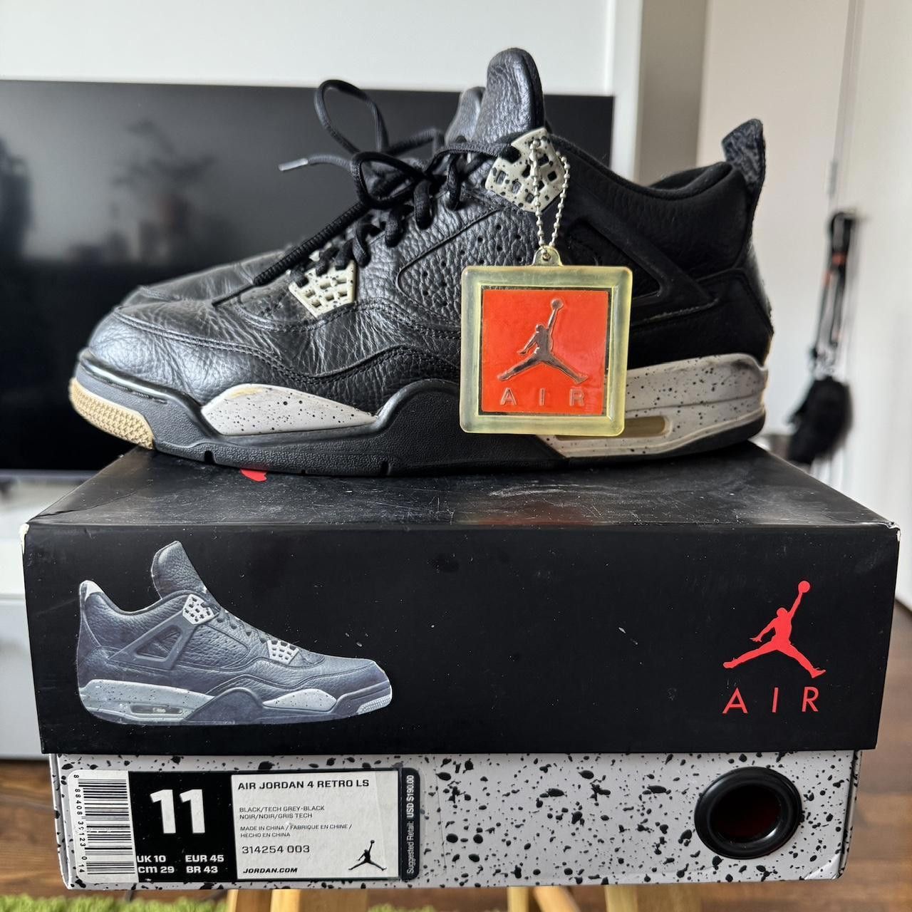 Designer Air Jordan 4 Retro "Oreo" (2015) Size US 11 / EU 44 - 1 Thumbnail