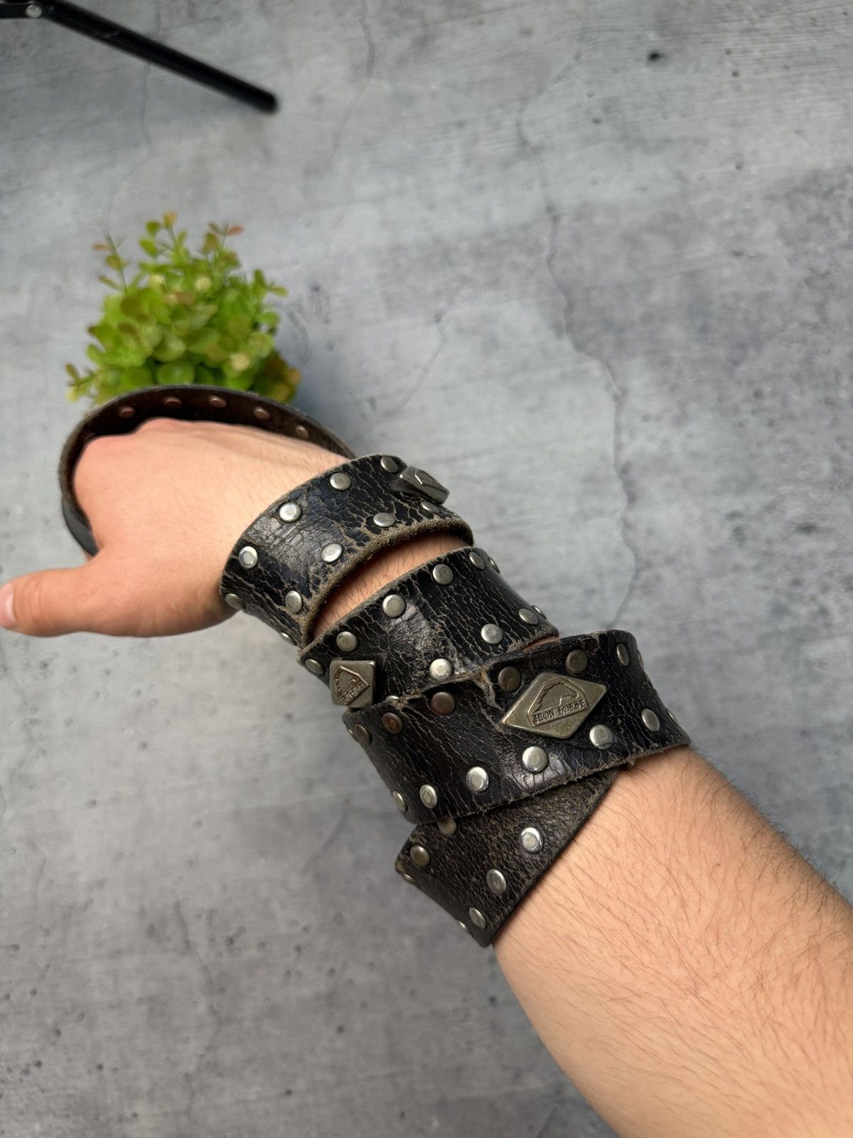 Japanese Brand Japanese Vintage Distressed Leather Y2K Belt Grunge Size ONE SIZE - 3 Thumbnail
