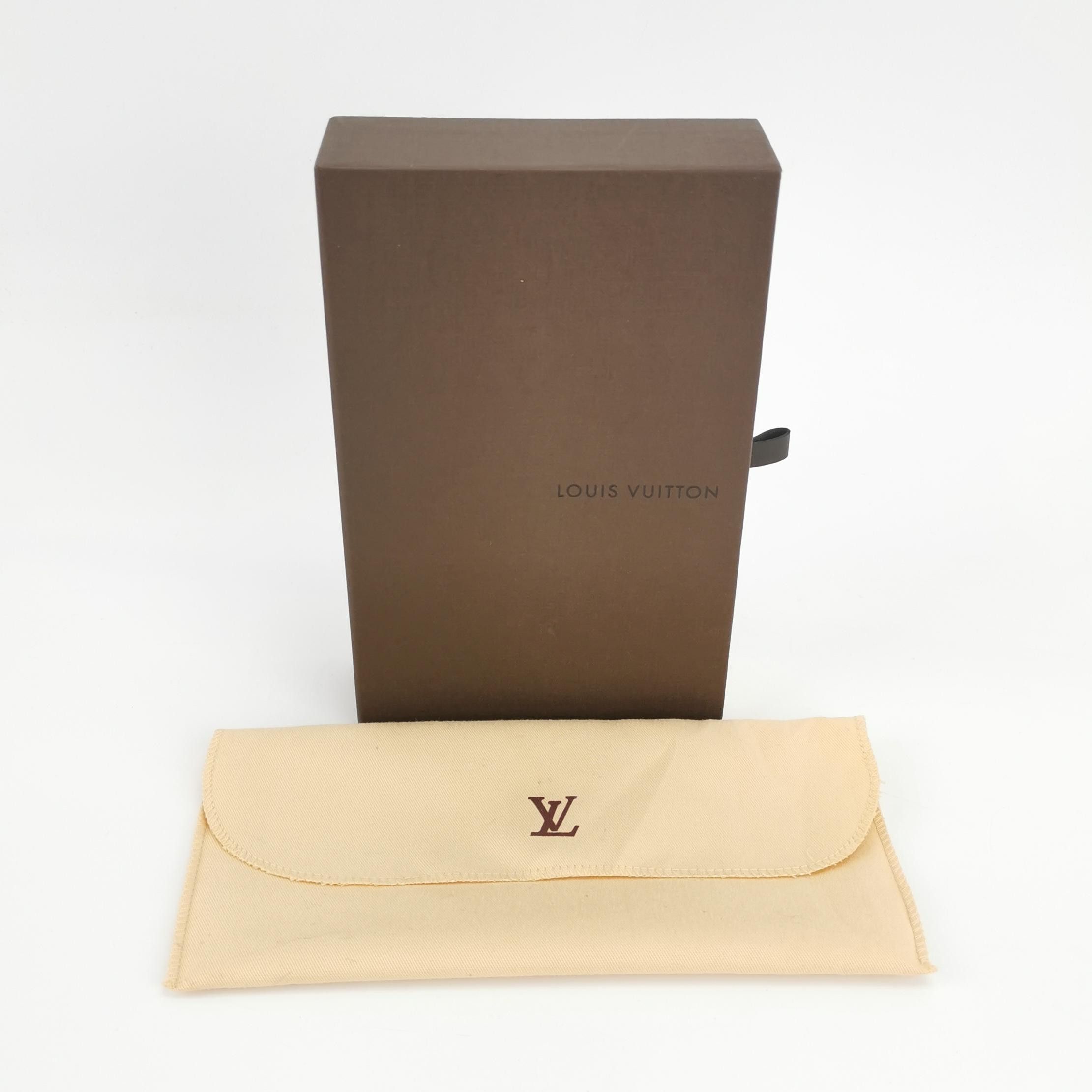 Louis Vuitton Louis Vuitton (LV) Zippy patent leather embossed monogram z Size ONE SIZE - 9 Thumbnail