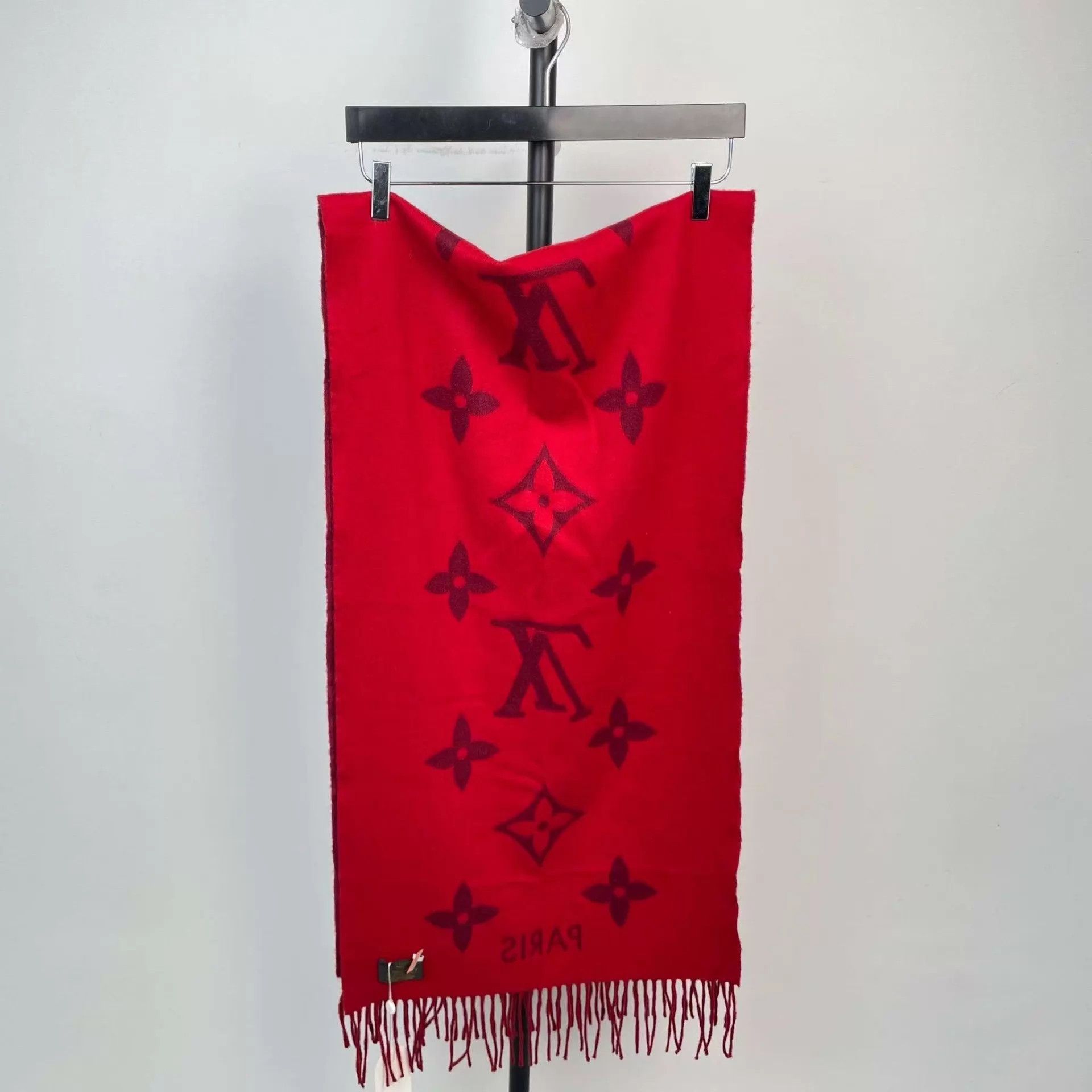 Louis Vuitton LV Cashmere Scarf 45x170cm Burgundy Size ONE SIZE - 2 Thumbnail