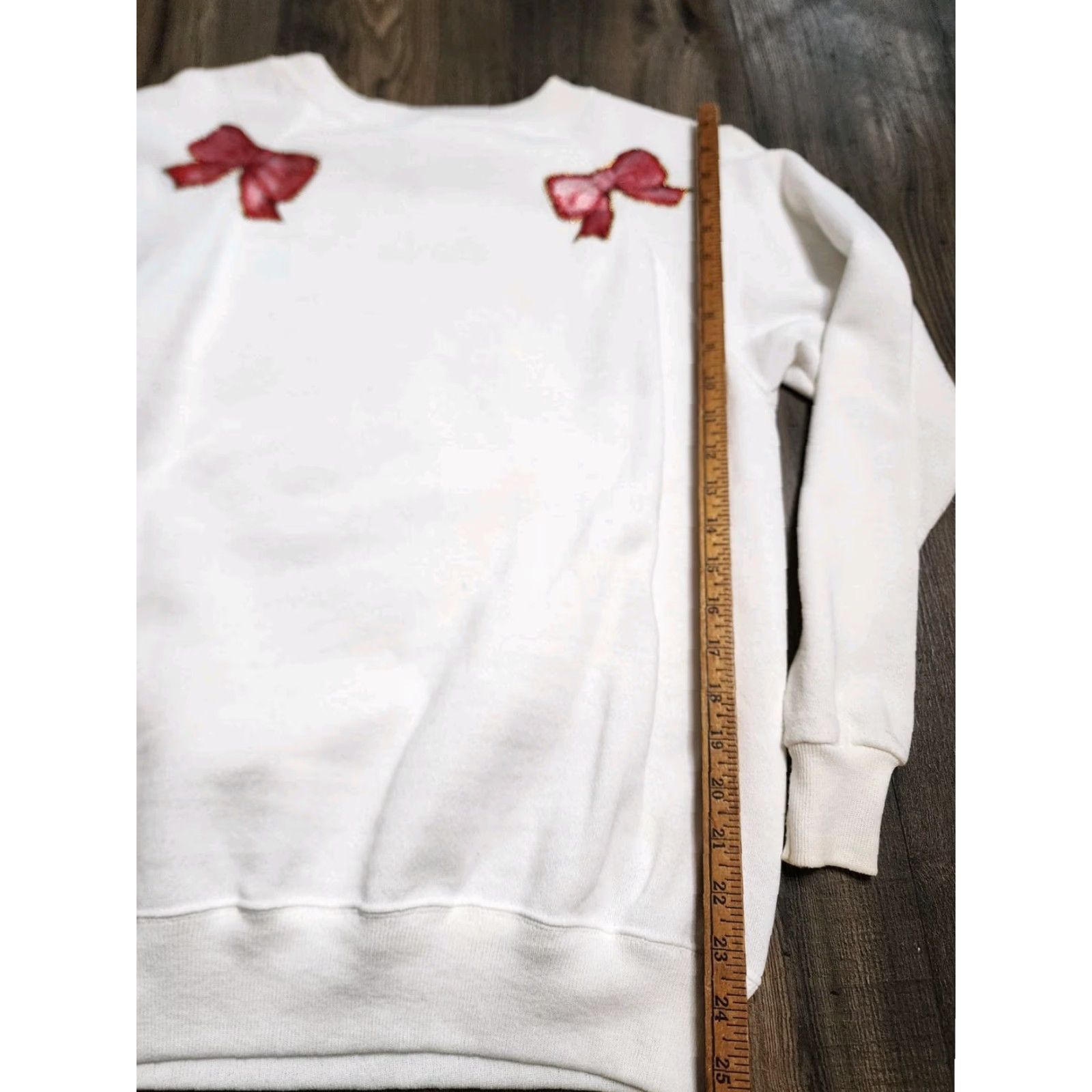 Hanes Vintage Hanes Women’s Christmas Bow Wreath Sweatshirt L White Holiday Ugly Sweater Pullover Fall Winter Size L / US 10 / IT 46 - 3 Thumbnail