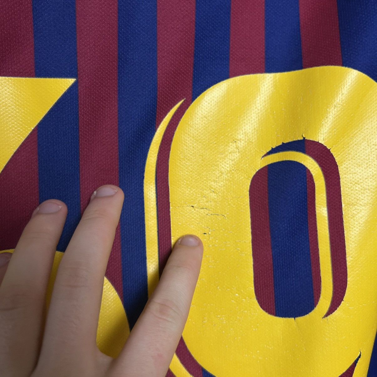 Nike Mens Nike FC Barcelona Origi Player home soccer jersey Size US S / EU 44-46 / 1 - 14 Thumbnail