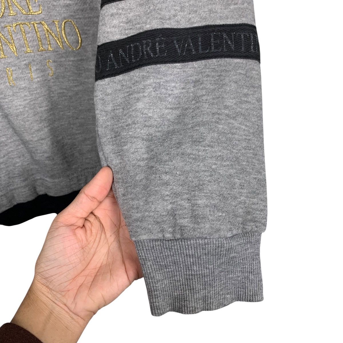 Valentino ANDRE VALENTINO Paris Big Logo Sweatshirts #1738-C77 Size US M / EU 48-50 / 2 - 9 Thumbnail