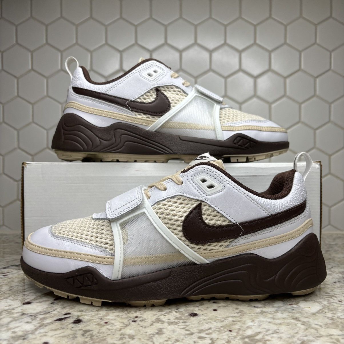 Nike × Travis Scott Size 10-Nike Zoom Field Jaxx Travis Scott Light Chocolate Size US 10 / EU 43 - 1 Thumbnail
