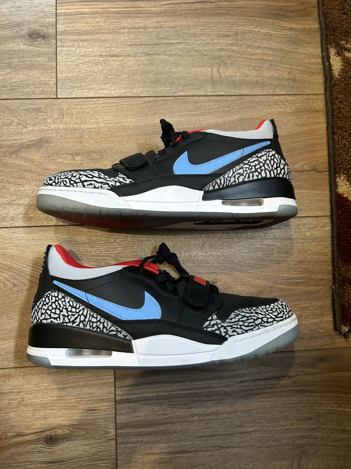 Jordan Brand Jordan Legacy 312 Men’s Low Black Valor Blue Size 12 Size US 12 / EU 45 - 2 Thumbnail