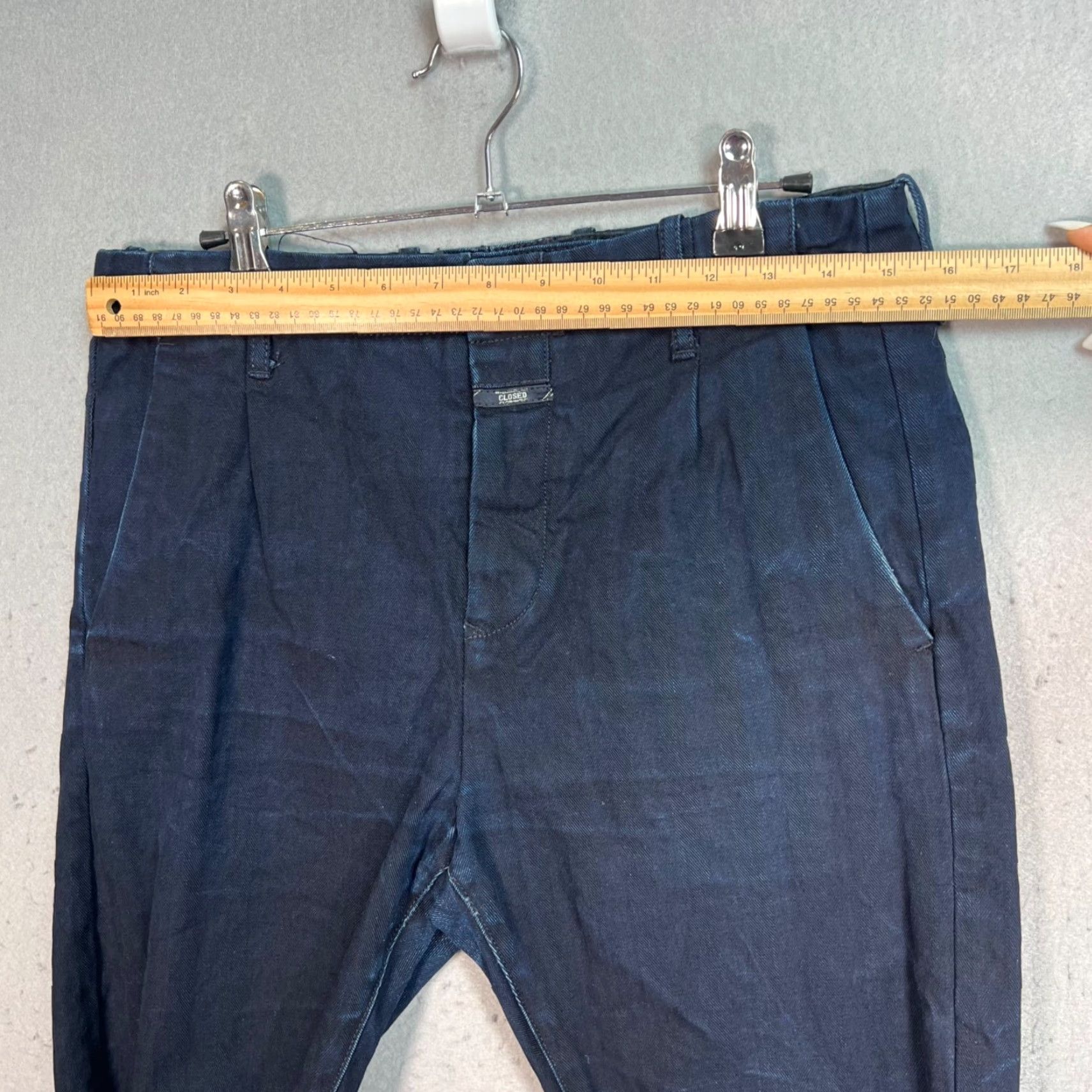 CLOSED Closed Shorts Mens Size 30 Cotton Navy Frayed Hem Casual Chino 9in Inseam Regular Front Flat Front Blue 30 in Waist Mens 30 Vintage Not N/A Size US 30 / EU 46 - 6 Thumbnail