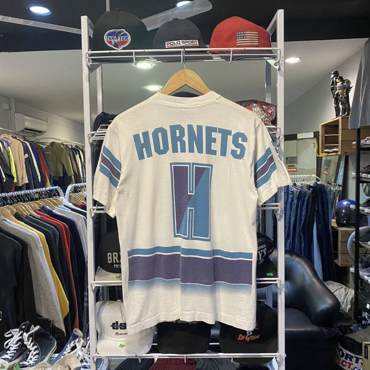 NBA VINTAGE 90s Charlotte Hornets Salem Sportswear T-Shirts Size US M / EU 48-50 / 2 - 2 Thumbnail