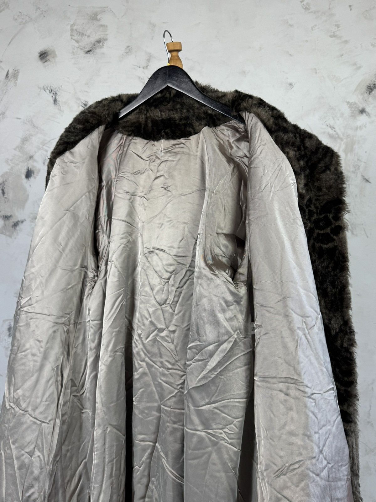 Bally Vintage Bally Boutique Leopard Faux Fur Coat Size M - L Size M / US 6-8 / IT 42-44 - 7 Thumbnail