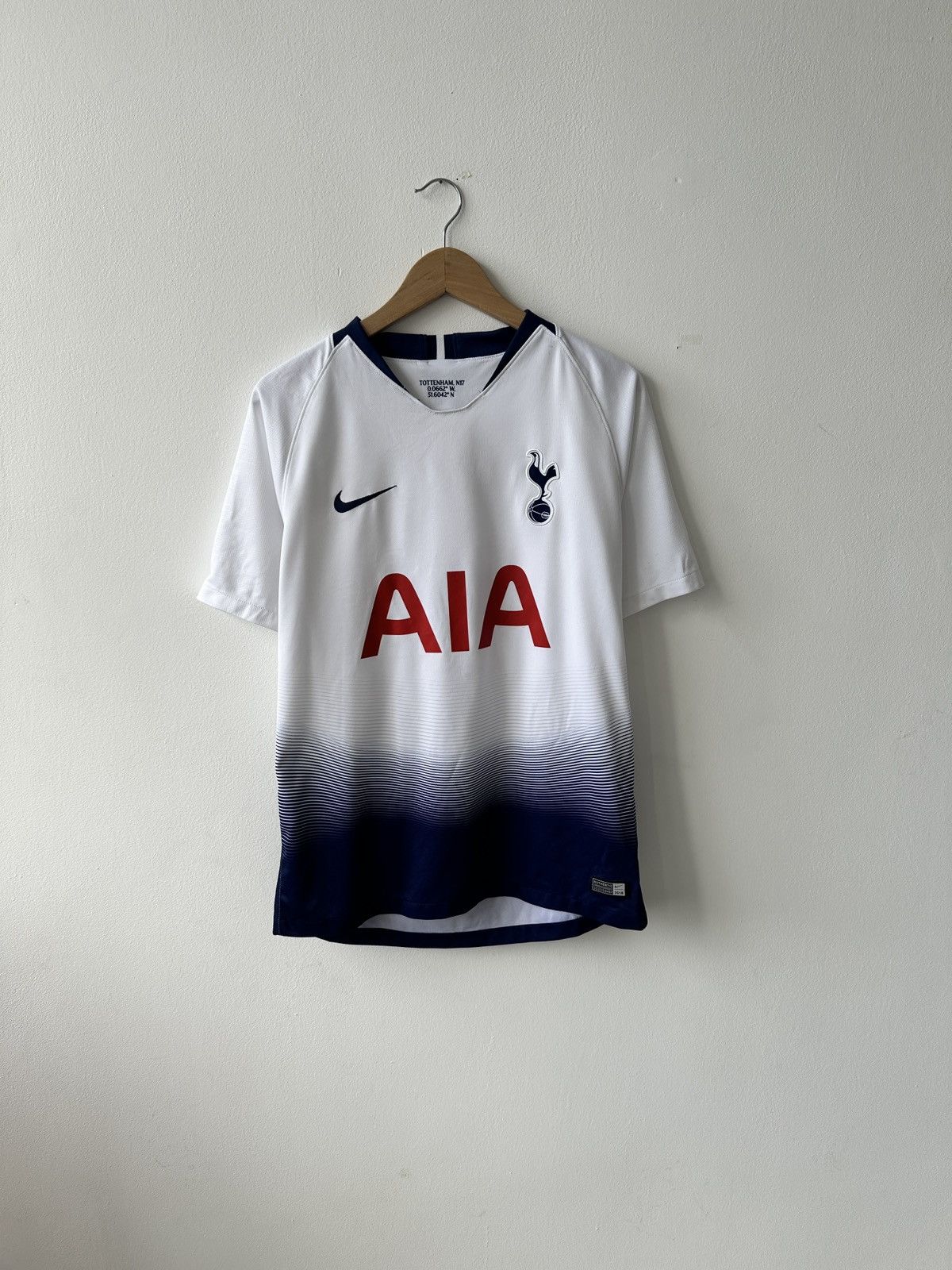 Nike Tottenham Hotspur Home Football Shirt 2018/19 Jersey Nike Size US M / EU 48-50 / 2 - 1 Thumbnail