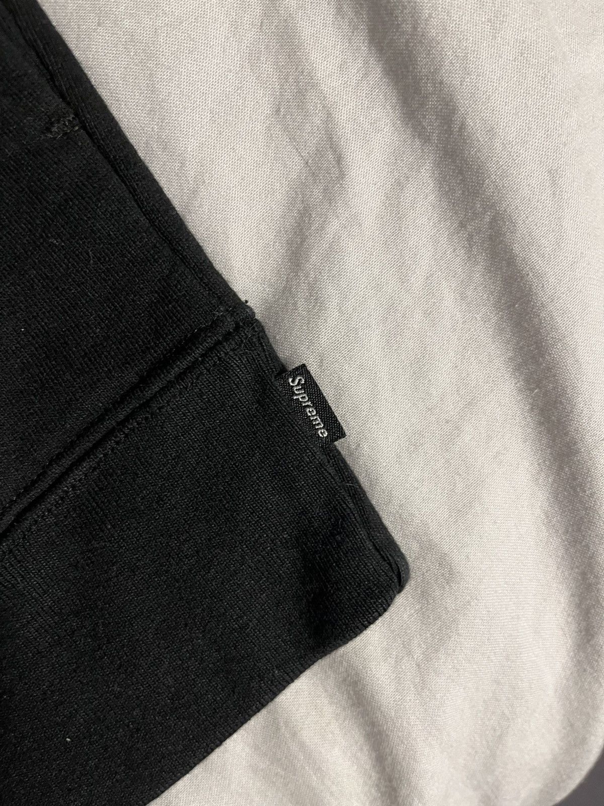 Supreme Supreme vertical logo crewneck black Size US L / EU 52-54 / 3 - 2 Thumbnail