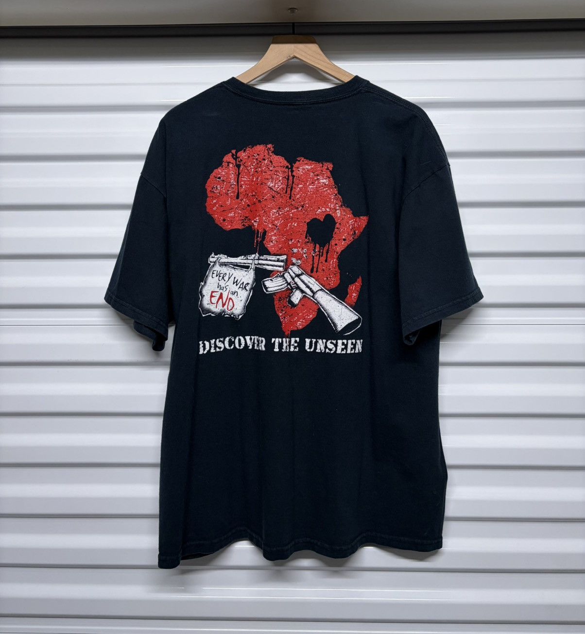 Other Vintage “Invisible Children” Tee Size US XL / EU 56 / 4 - 2 Thumbnail