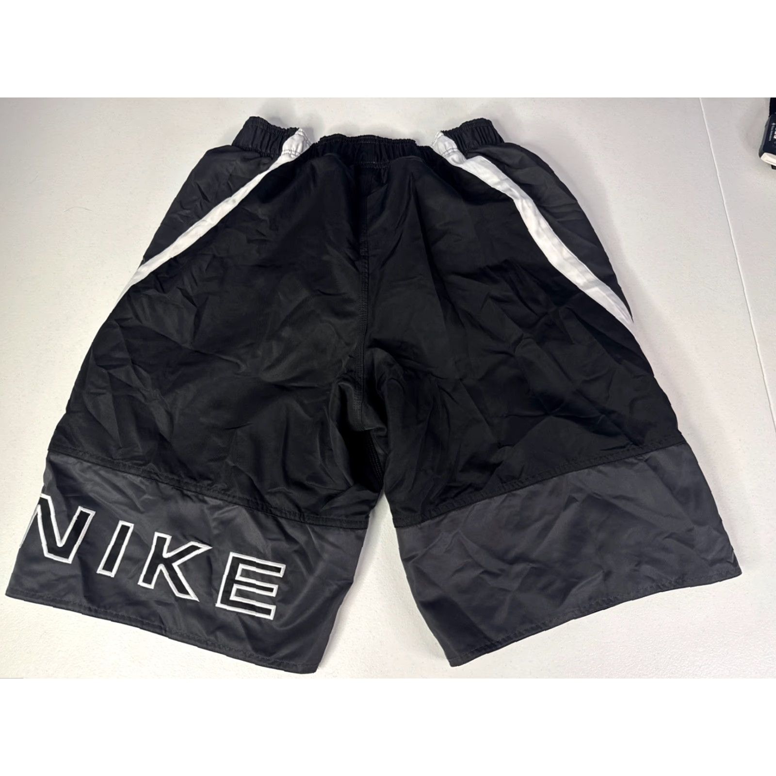Nike Nike Shorts M Lined Black White Spell Out Gym Basketball Nike Air Y2K Mens M Athletic Activewear Size US 31 - 2 Thumbnail