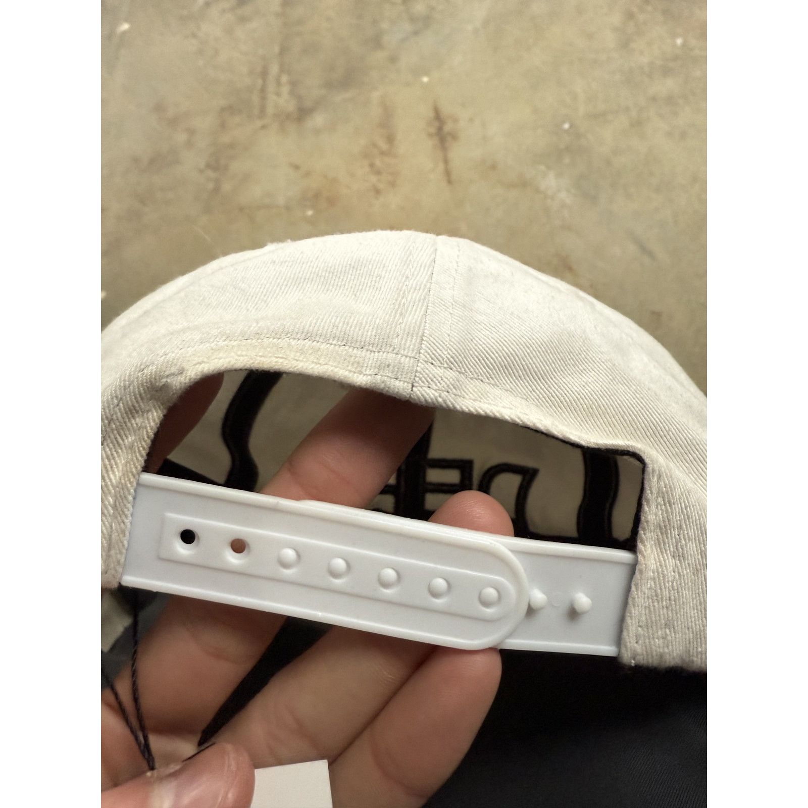 Gallery Dept. Gallery Dept Snapback White Black Used OSFM Size ONE SIZE - 2 Thumbnail