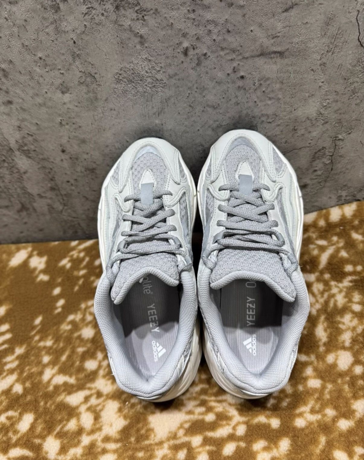Adidas Adidas Yeezy 700 V2 Static K37 Size US 8 / IT 38 - 3 Thumbnail