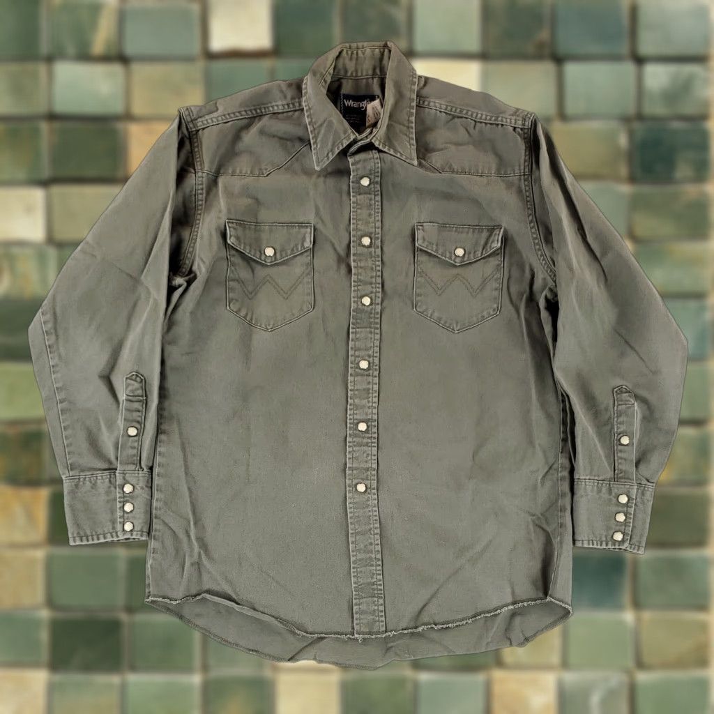 Wrangler Wrangler Shirt Pearl Snap Gray Long Sleeve X-Long Tails Mens M Gray 16-34 Men X-Long Tail? Size US M / EU 48-50 / 2 - 1 Thumbnail