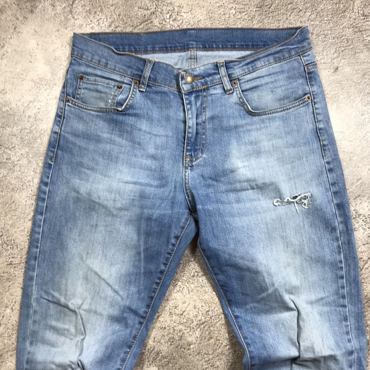 Vintage Vintage 90s Levis Distressed Baggy Jeans Grunge Thrashed 34 Size US 34 / EU 50 - 3 Thumbnail