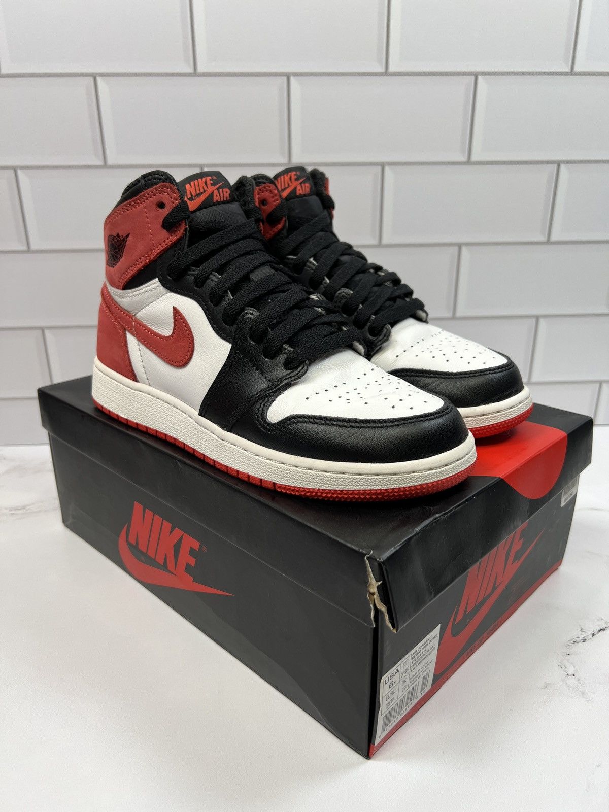 Jordan Brand Nike Air Jordan 1 1s Retro High OG GS Track Red Size US 6 / EU 39 - 1 Thumbnail