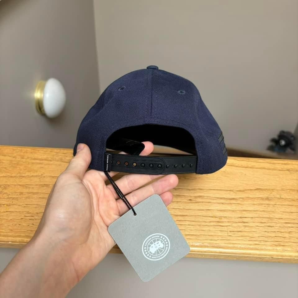 Canada Goose Canada Goose Badge Logo Hat Size ONE SIZE - 3 Thumbnail