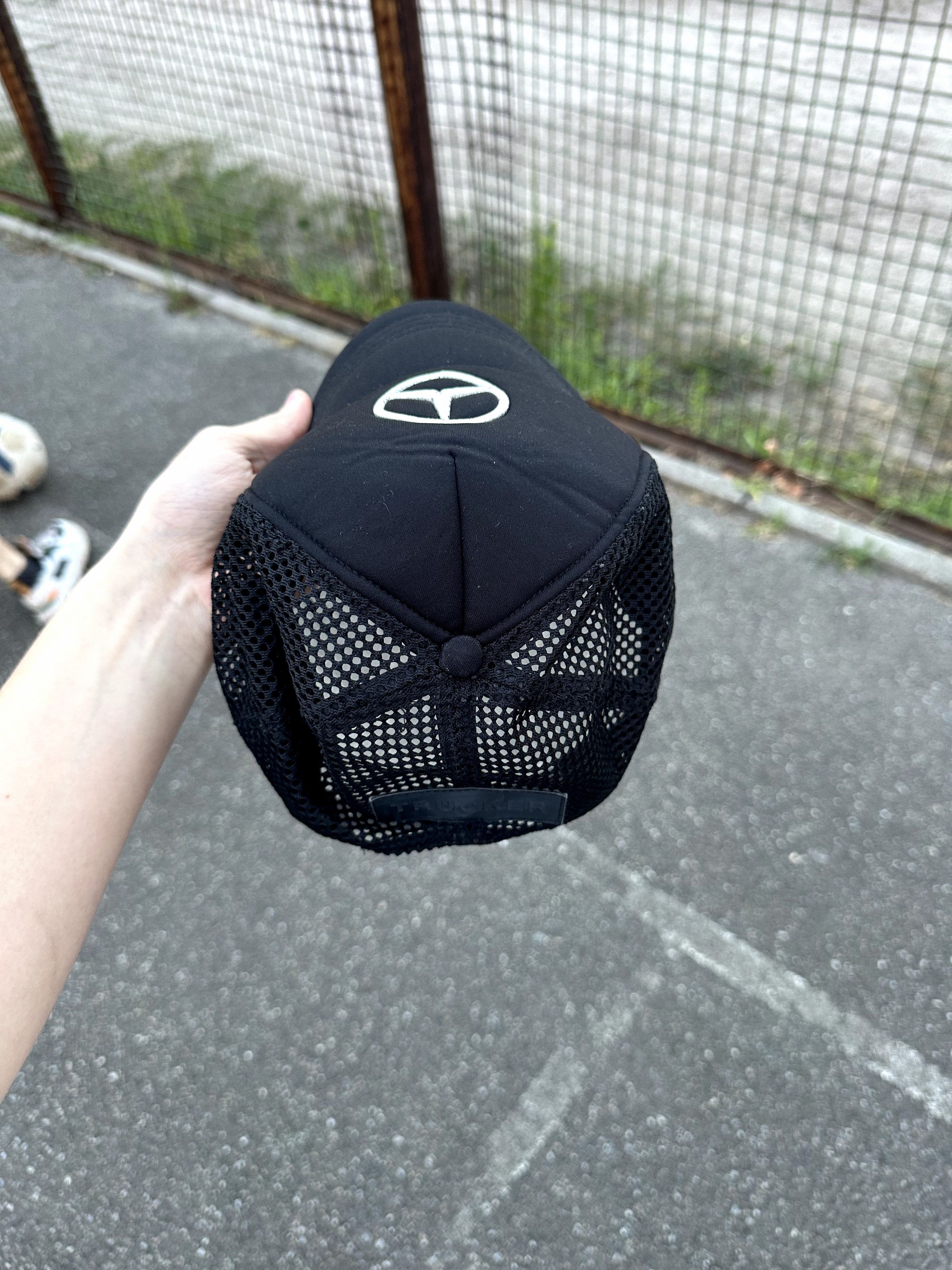 Formula 1 × Mercedes-Benz Mercedes-Benz Trucker Hat One Size Streetwear Racing Y2K Size ONE SIZE - 4 Thumbnail