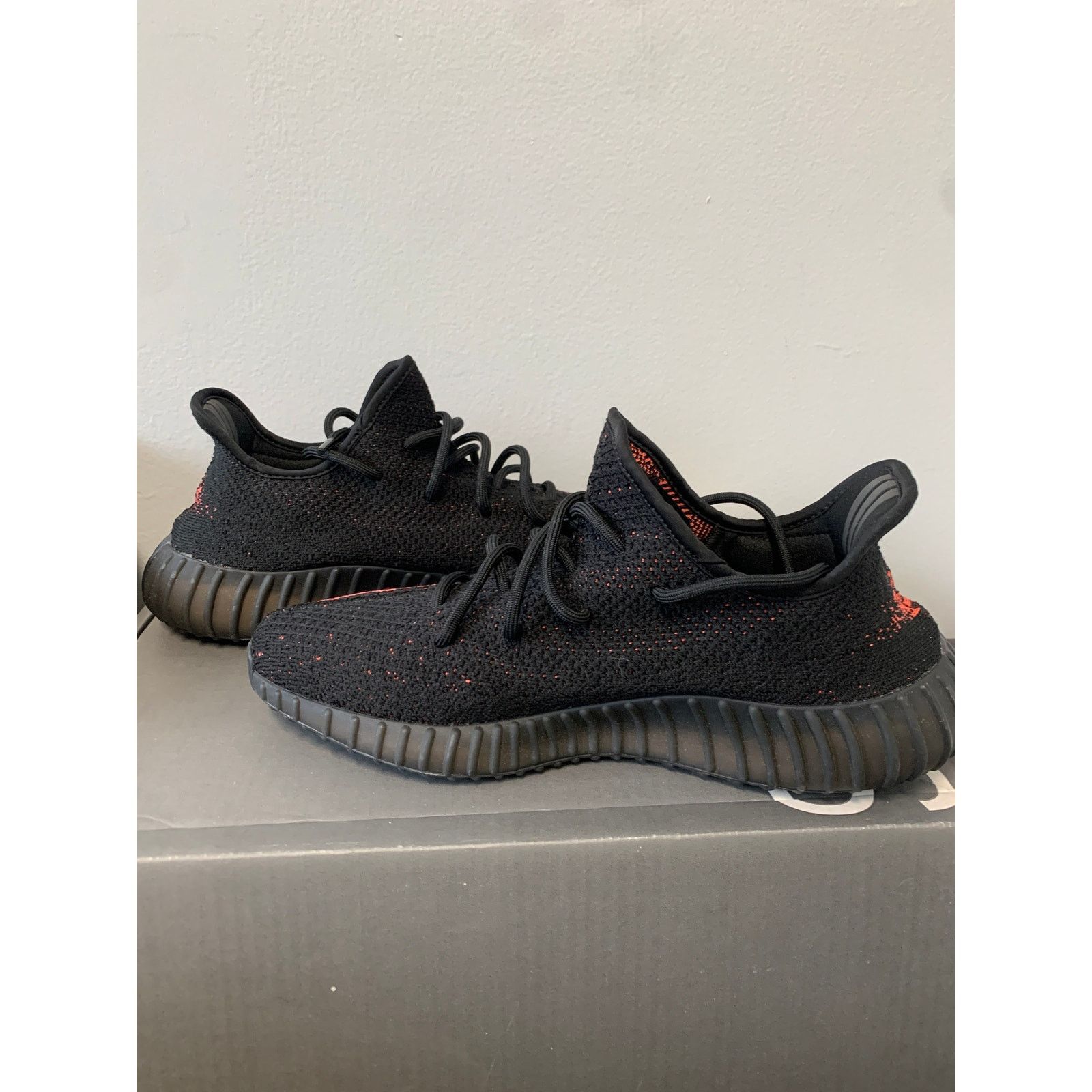 Adidas adidas Yeezy Boost 350 V2 Core Black Red Size 11.5 Used Size US 11.5 / EU 44-45 - 2 Thumbnail