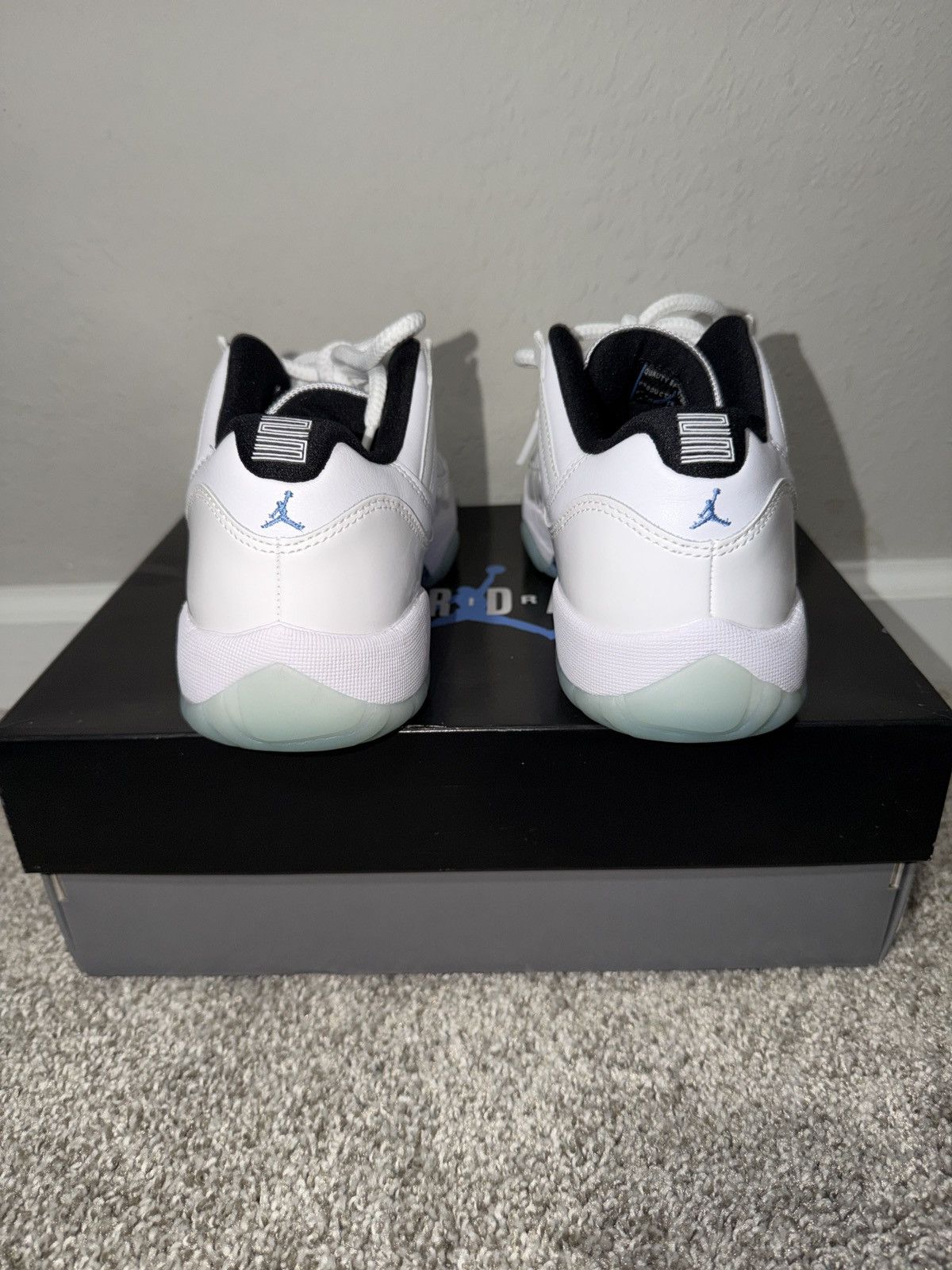 Jordan Brand Retro 11 Low Legend Blue Size US 7 / EU 40 - 4 Thumbnail