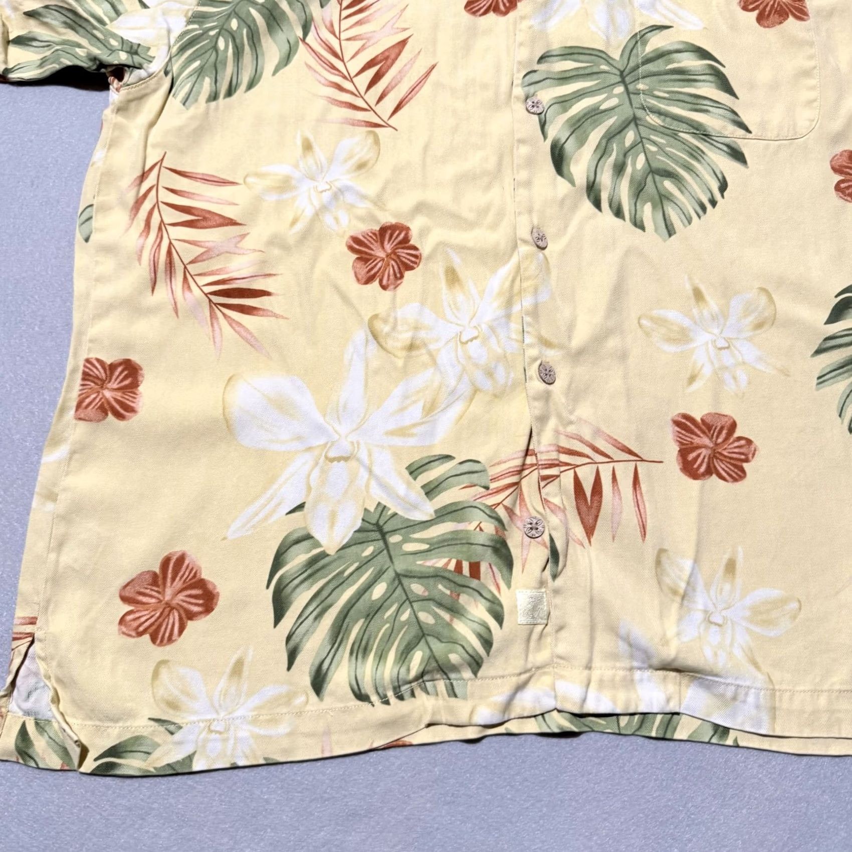 Tommy Bahama VINTAGE Tommy Bahama Shirt Men Yellow 100% Silk Floral Hawaiian Small Yellow Floral Shirt Men Small Silk Hawaiian Size US S / EU 44-46 / 1 - 5 Thumbnail
