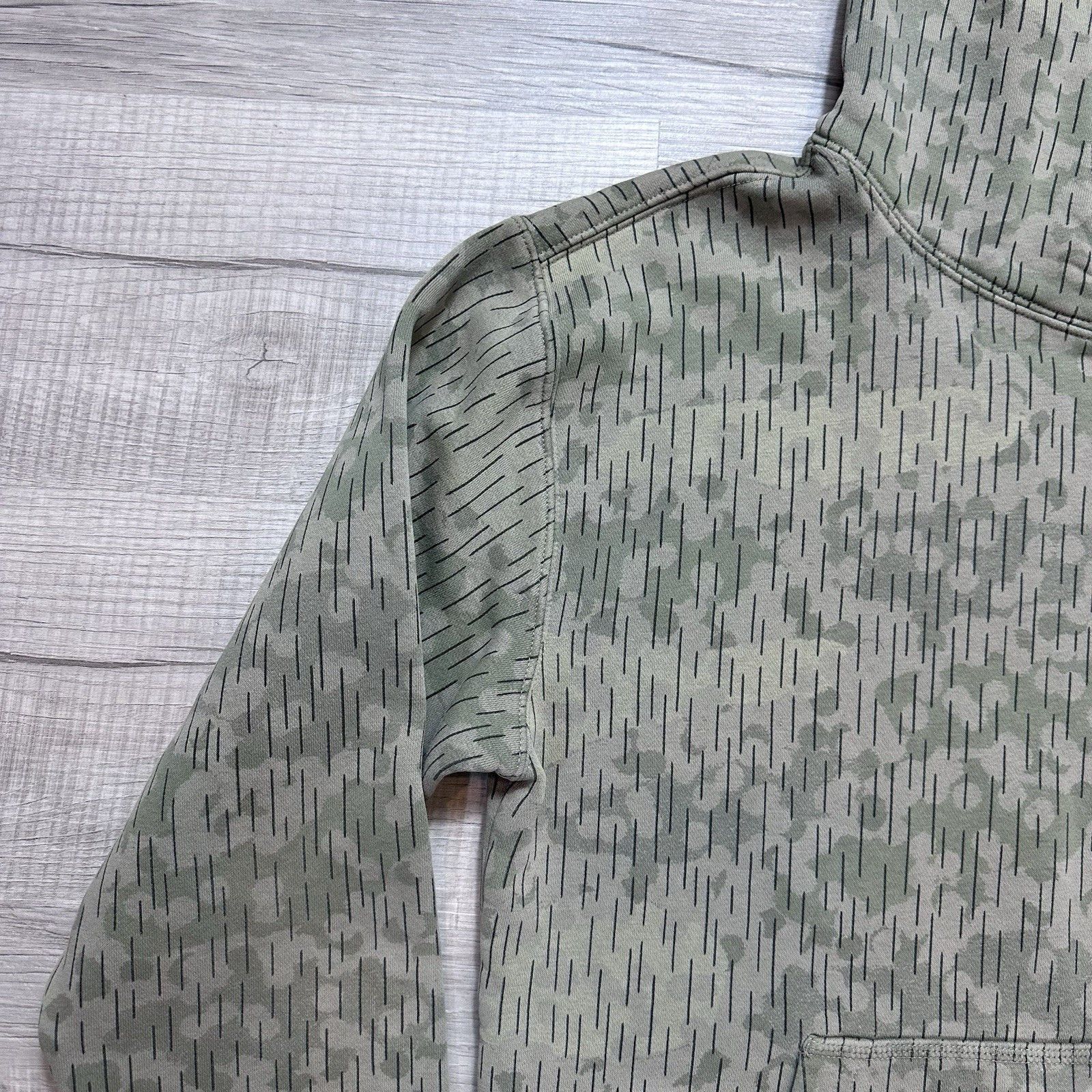 Nike Nike SB Hoodie Mens Small Light Army / Black Camo Rain Print Size US S / EU 44-46 / 1 - 7 Thumbnail