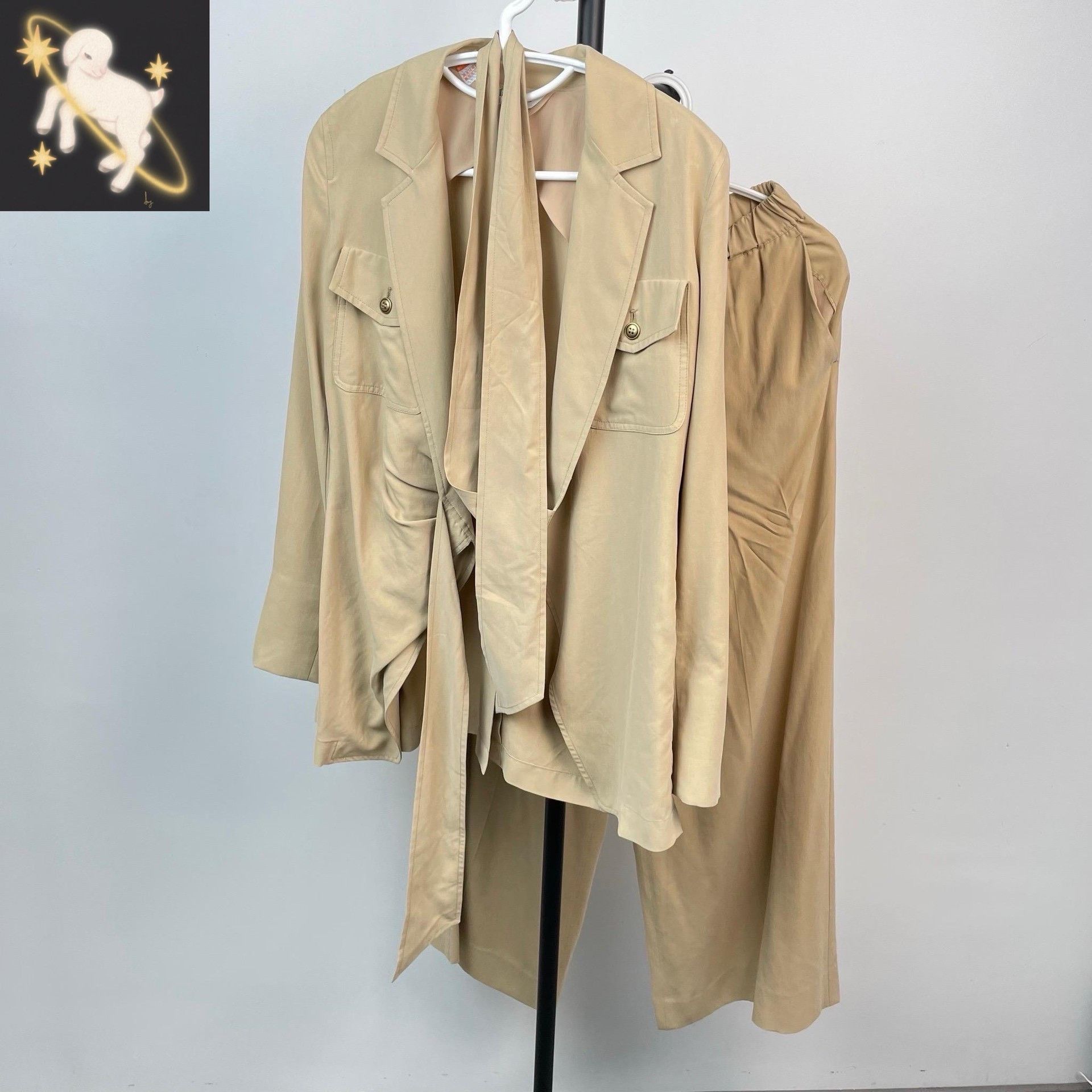 Max Mara Maxmara Beige Silk Jacket & Pants Suit Size XXS / US 00 / IT 34 - 1 Thumbnail
