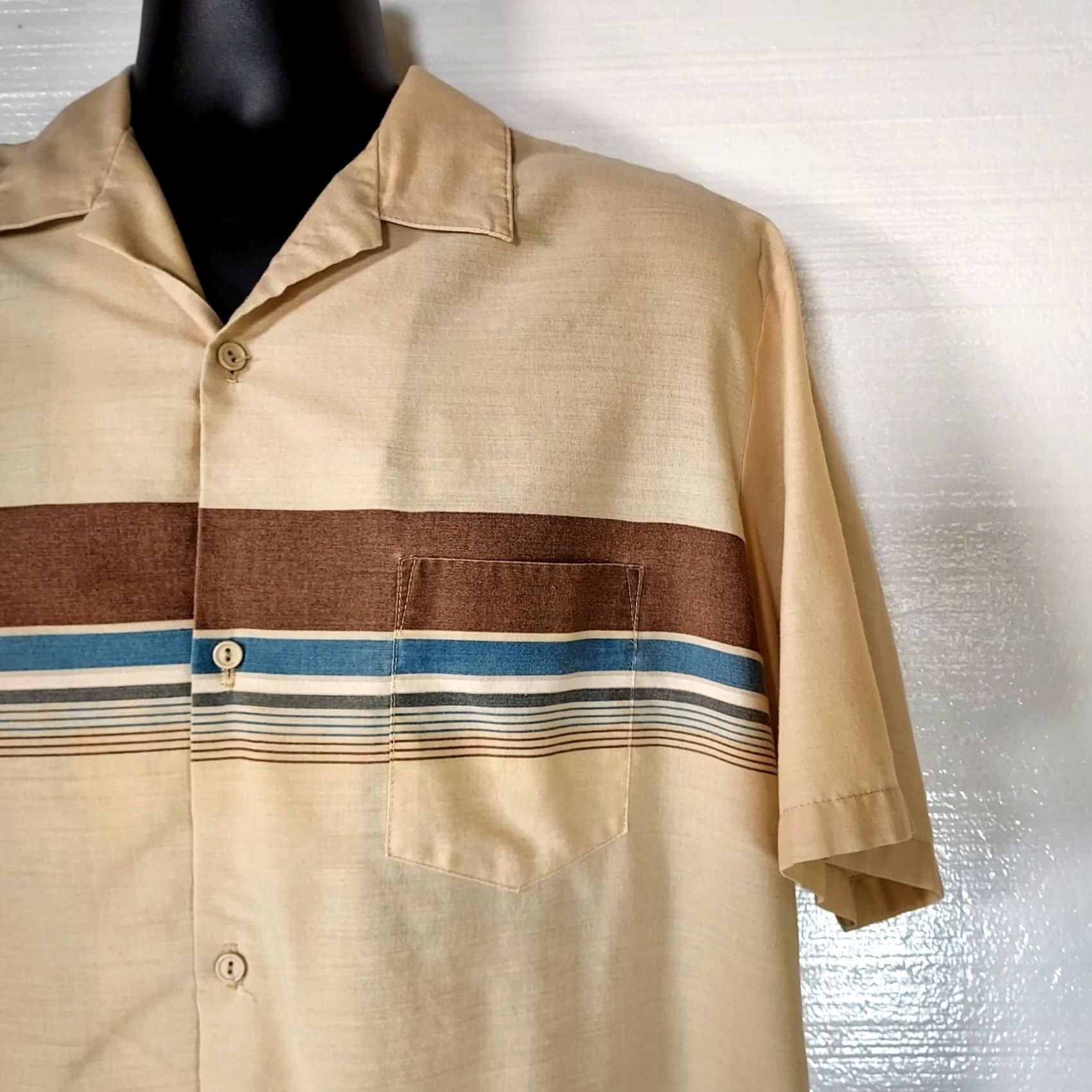 Vintage VINTAGE Triumph Shirt Button-Up XL Adult Short Sleeve Brown & Blue EUC Mens Size US XL / EU 56 / 4 - 3 Thumbnail