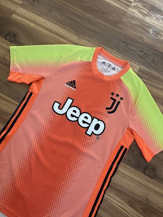 Juventus 4th outlet kit 2019