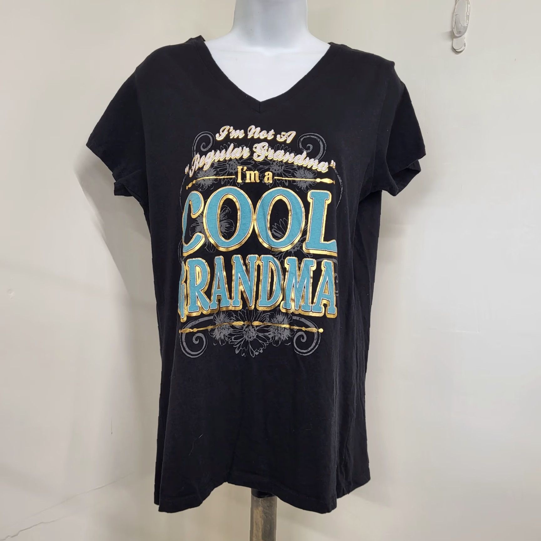 Walmart Walmart T-Shirt Womens 12/14 Regular Black Short Sleeve I Love Grandma I'm Not a Regular Grandma Cool Grandma Crew Neck Jersey 100% Cotton Size XL / US 12-14 / IT 48-50 - 2 Thumbnail