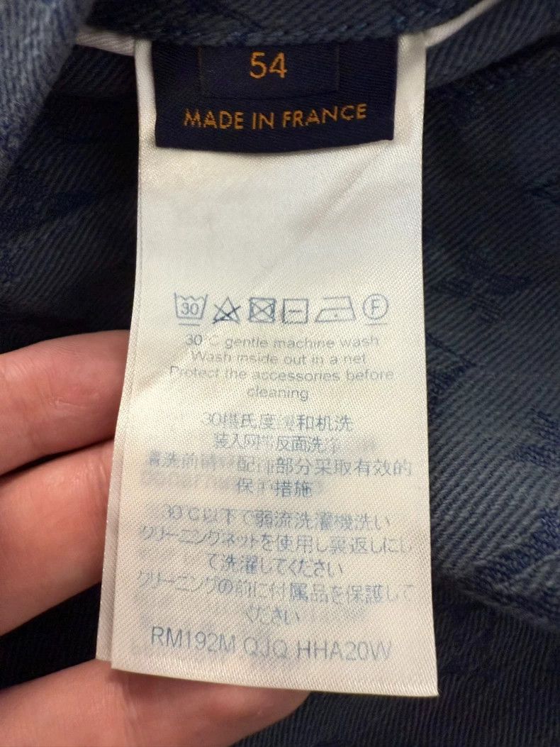 Louis Vuitton Louis Vuitton Logo full-print single-breasted casual long- Size US L / EU 52-54 / 3 - 4 Thumbnail