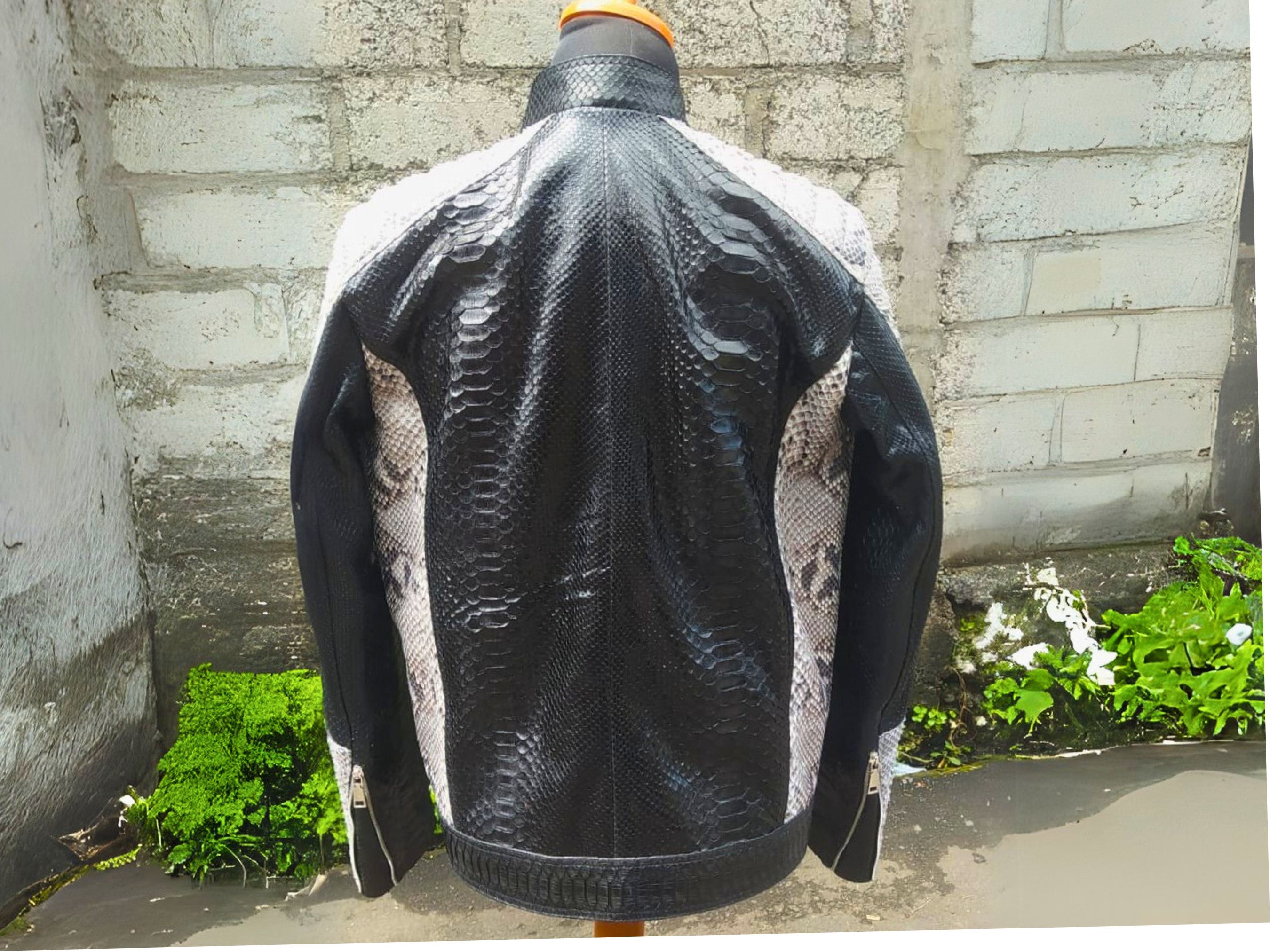 Handmade Cafe Racer Snakeskin Jacket Size US S / EU 44-46 / 1 - 3 Thumbnail
