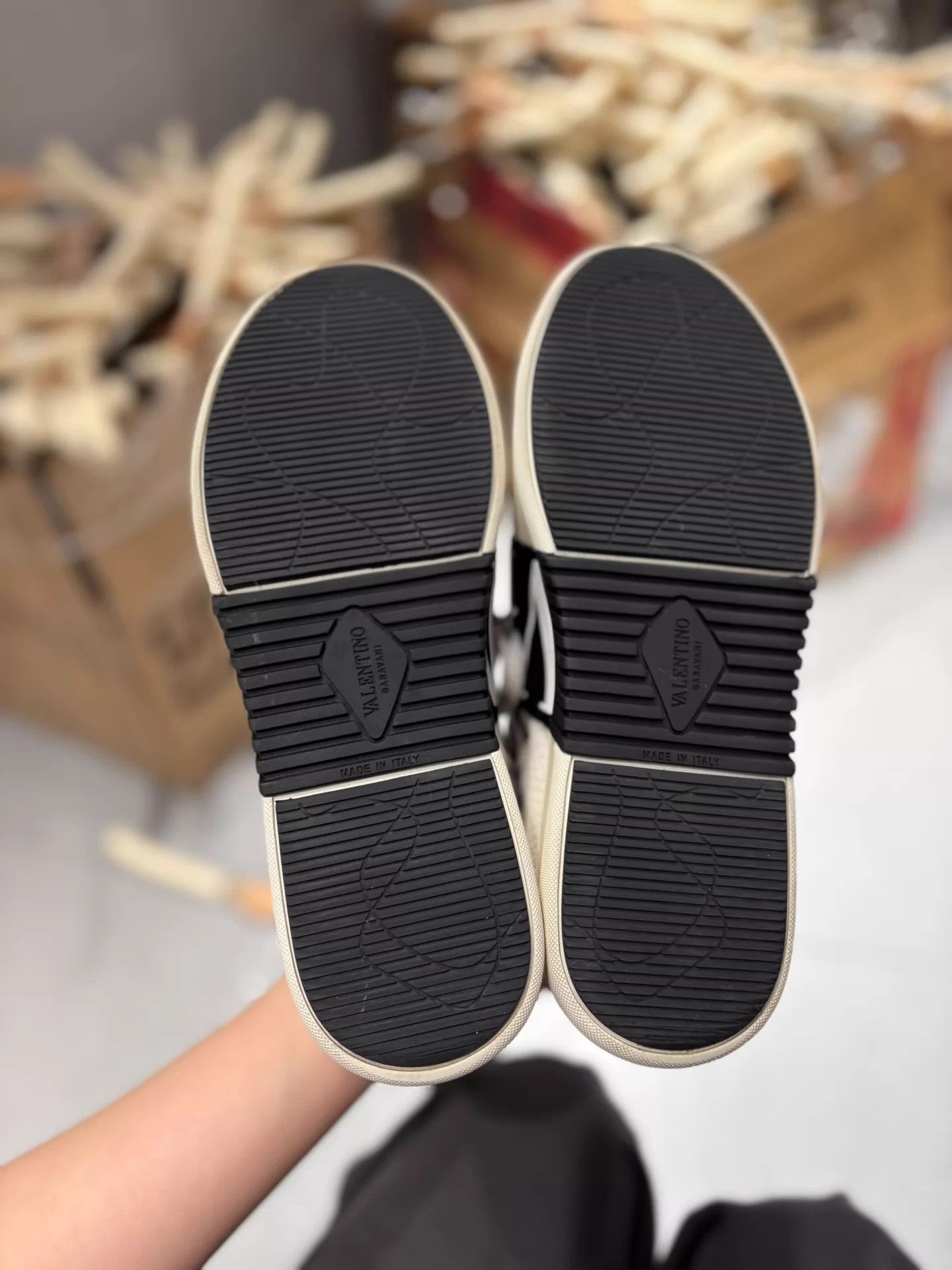 Valentino Valentino Panda Leather Casual Shoes Near New 37.5 Size US 7 / IT 37 - 3 Thumbnail